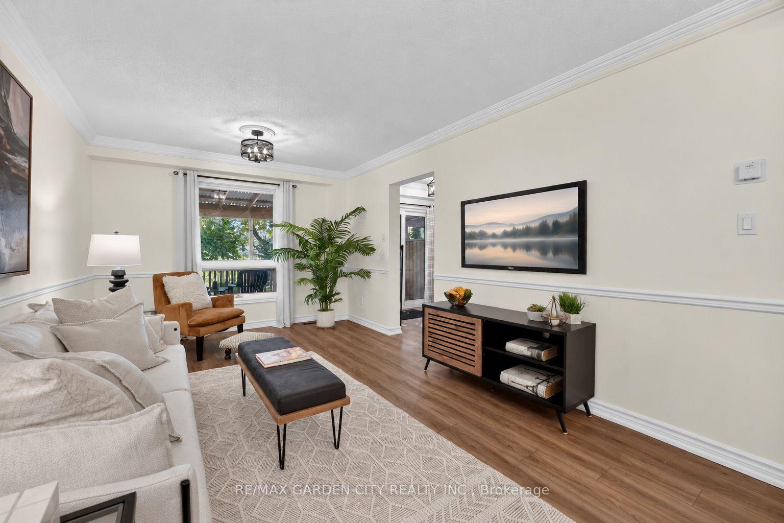 Photo 10 of 25 Walker Court, Grimsby, Grimsby East — HOMEH