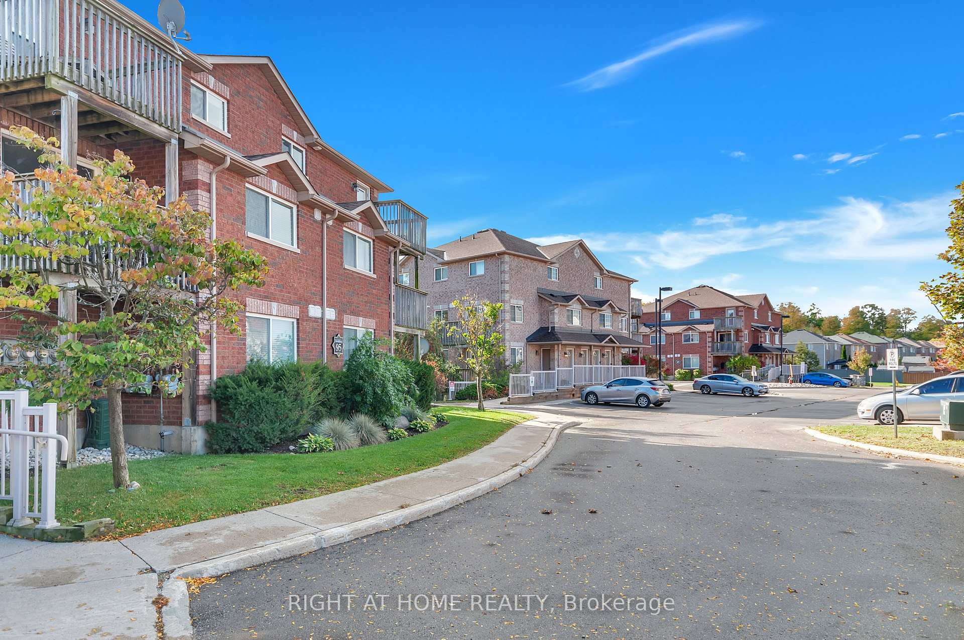 Photo 2 of 95 Goodwin Drive, Barrie, Painswick South — HOMEH