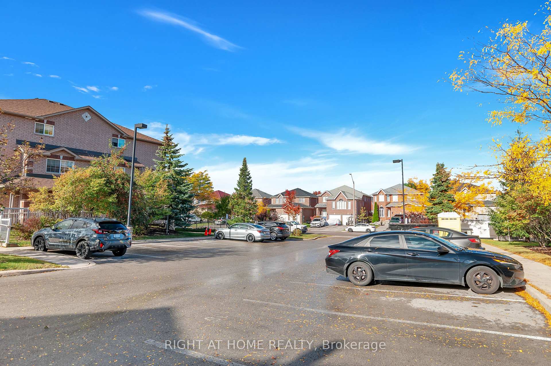 Photo 3 of 95 Goodwin Drive, Barrie, Painswick South — HOMEH