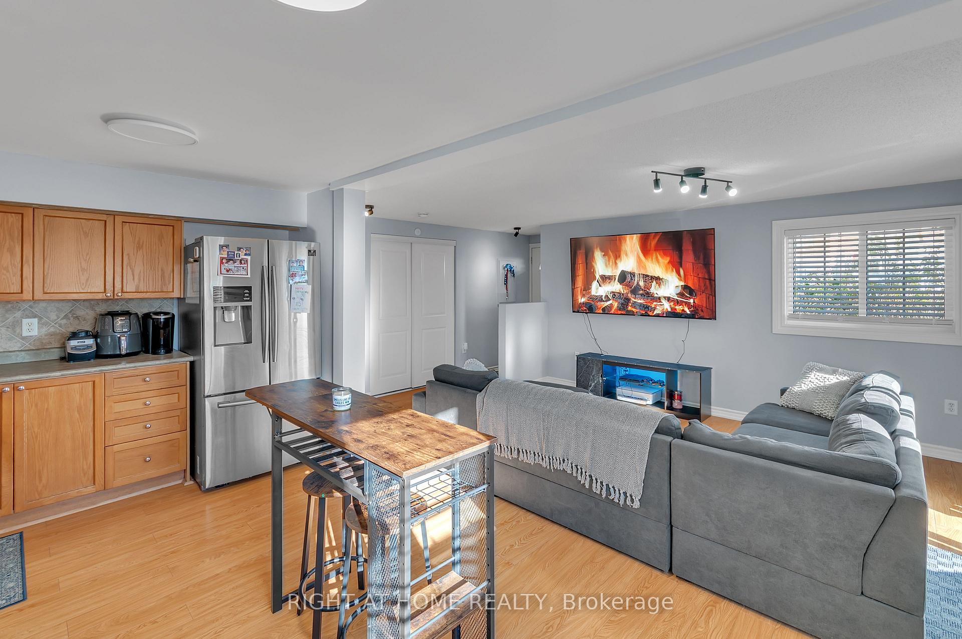 Photo 10 of 95 Goodwin Drive, Barrie, Painswick South — HOMEH