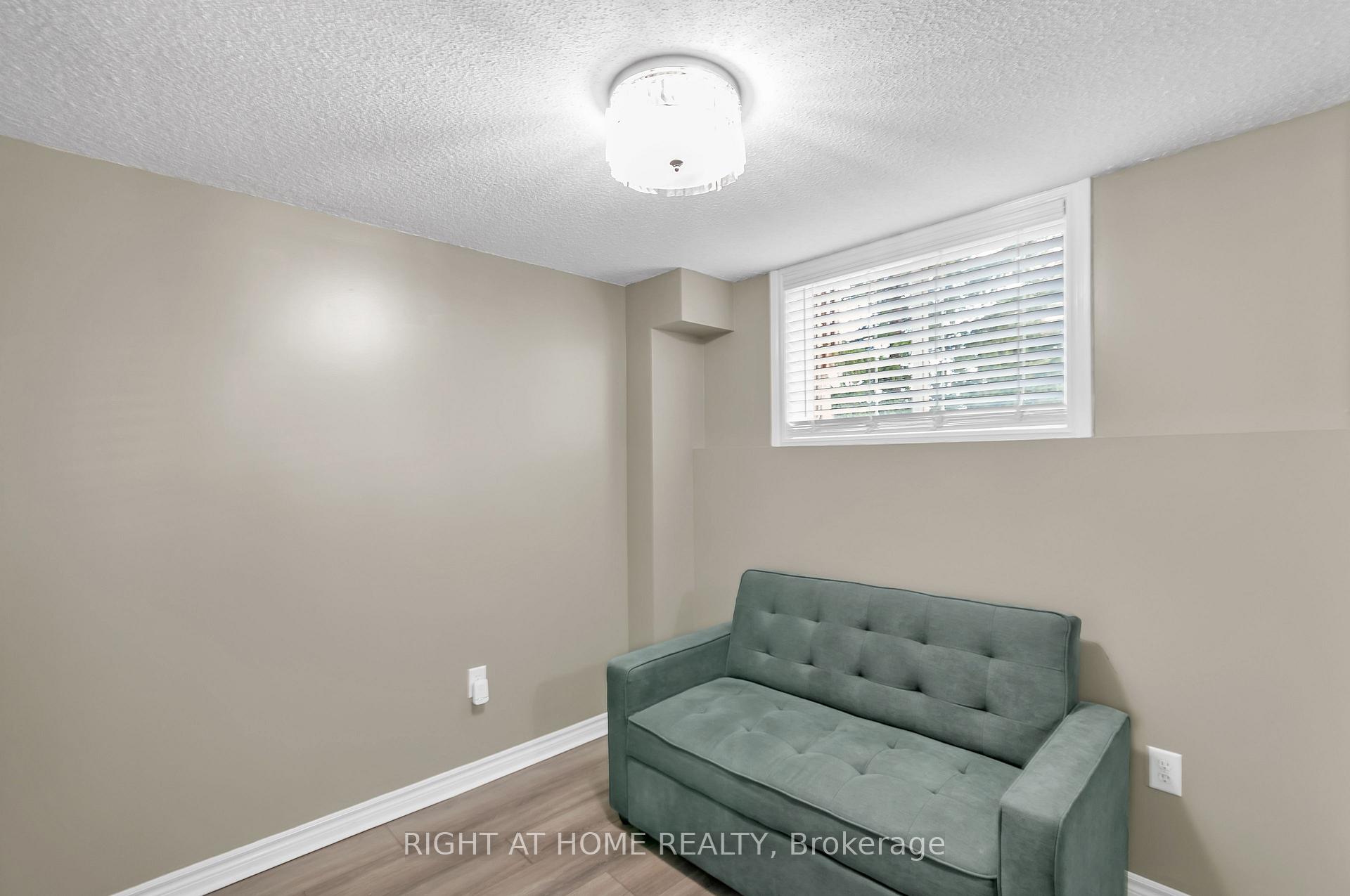 Photo 18 of 95 Goodwin Drive, Barrie, Painswick South — HOMEH