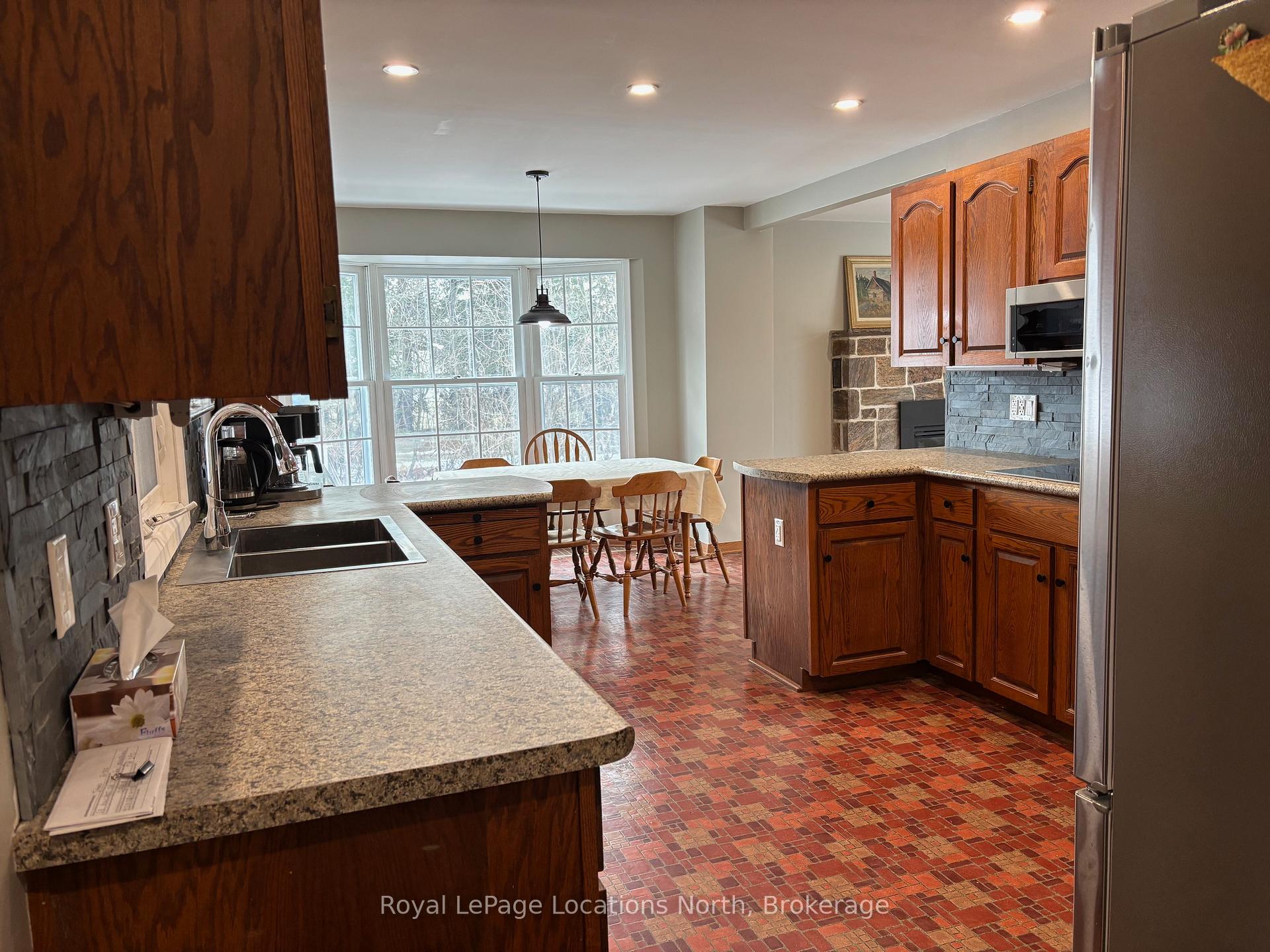 Photo 7 of 272 Yonge Street, Burk's Falls — HOMEH