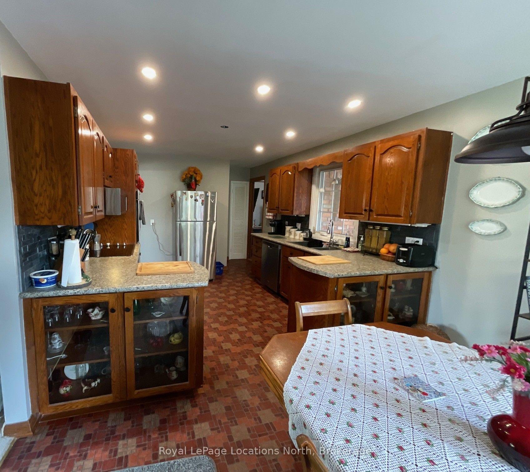 Photo 9 of 272 Yonge Street, Burk's Falls — HOMEH