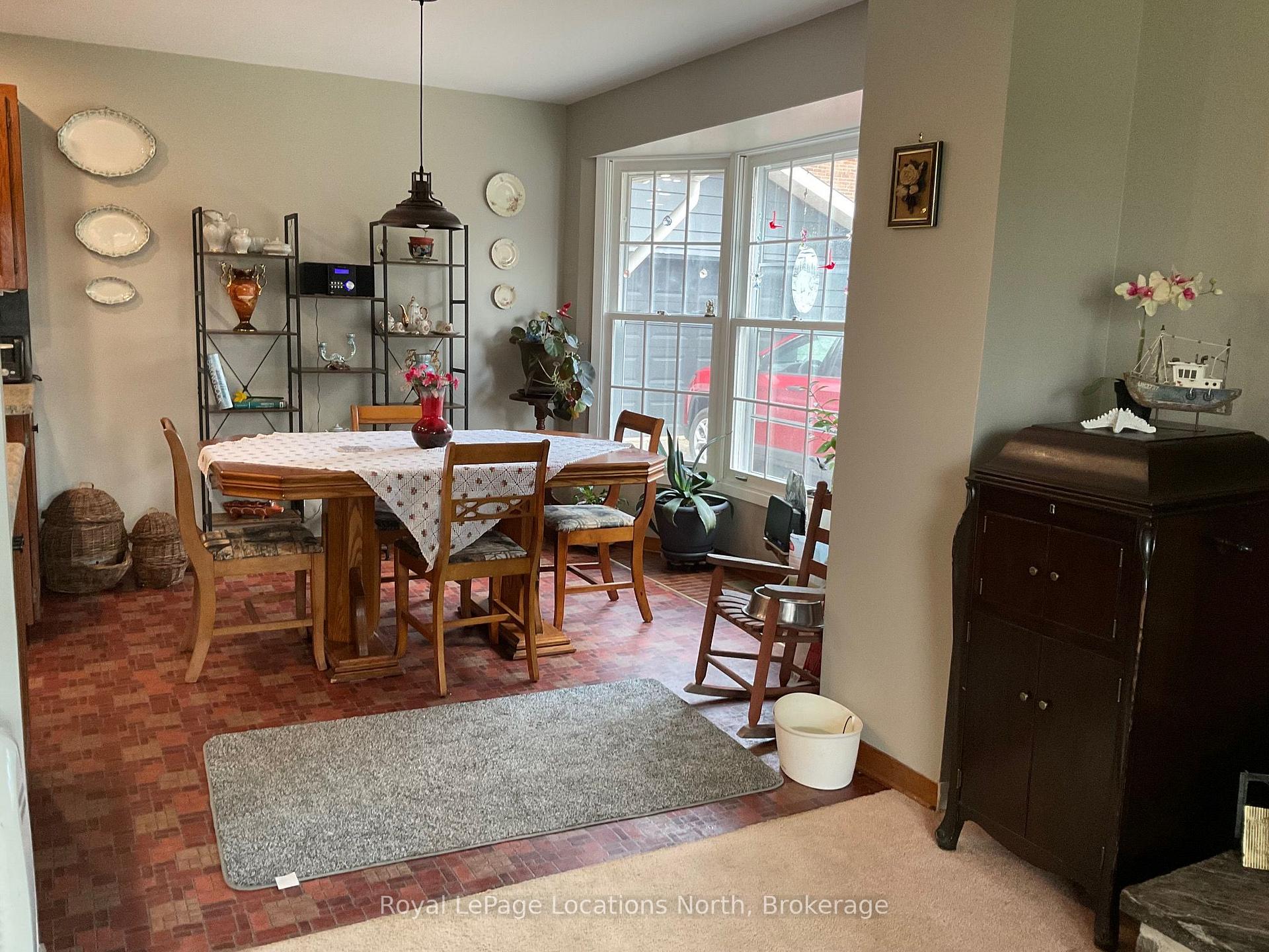 Photo 11 of 272 Yonge Street, Burk's Falls — HOMEH