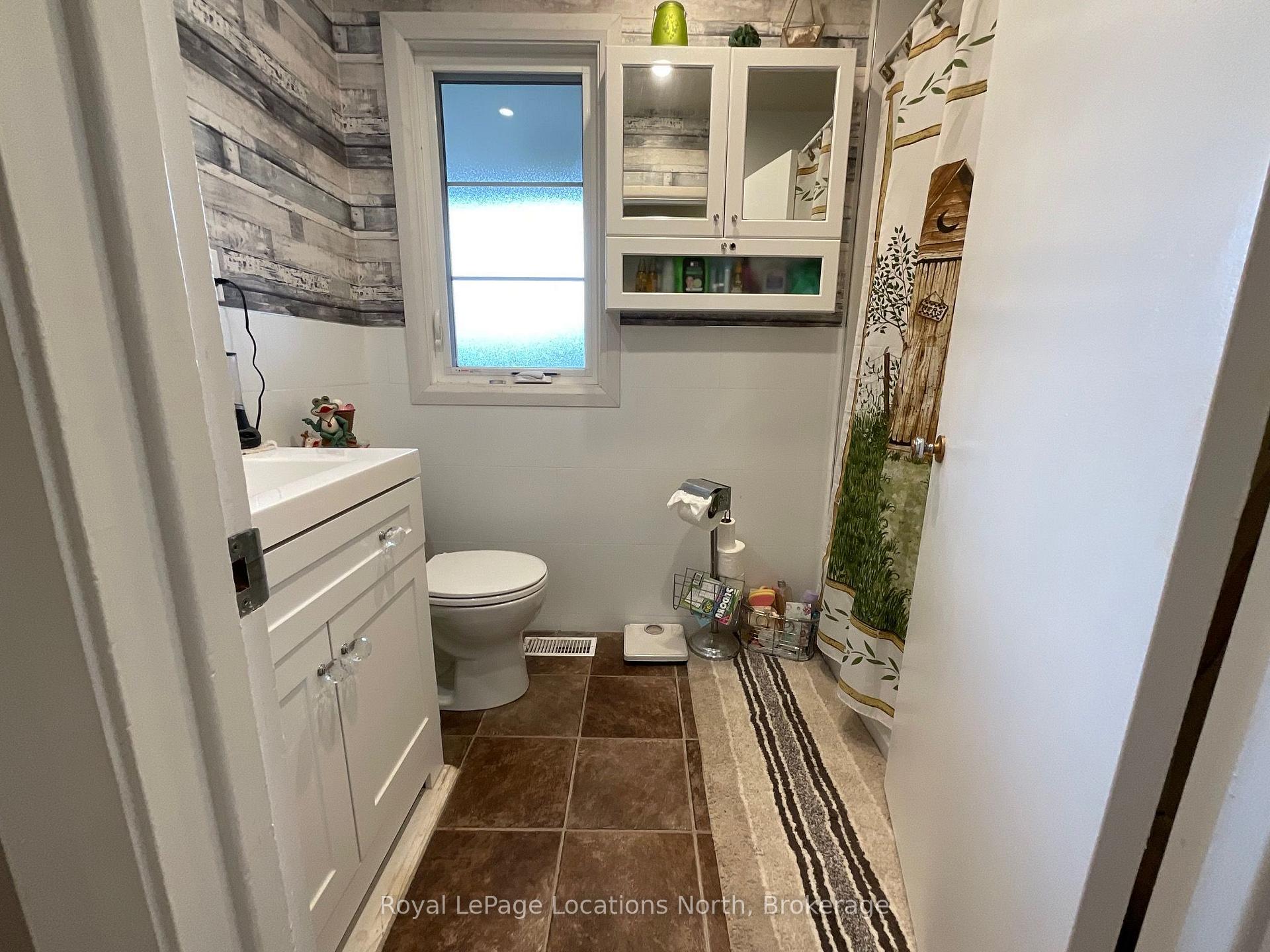 Photo 21 of 272 Yonge Street, Burk's Falls — HOMEH