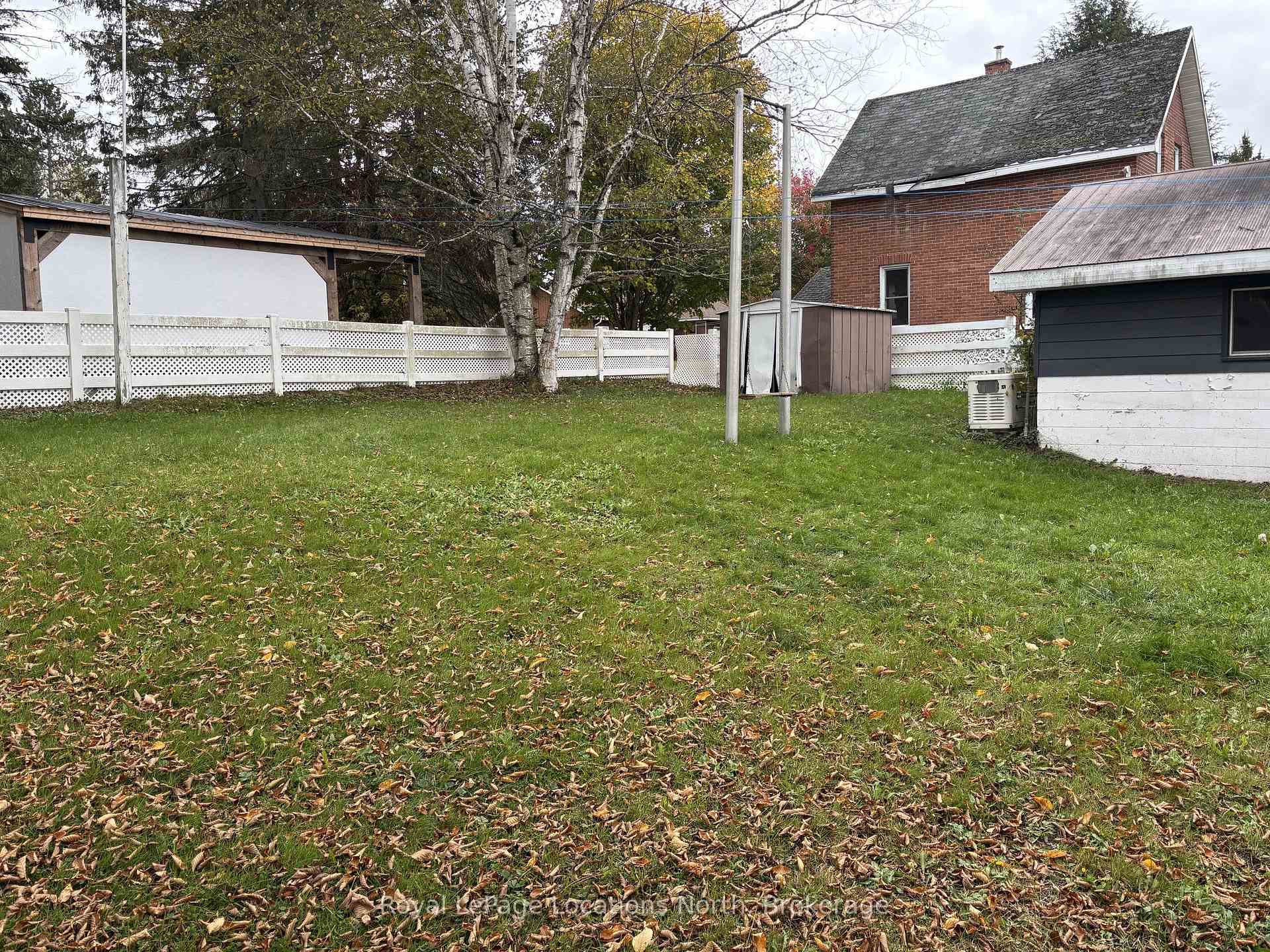 Photo 41 of 272 Yonge Street, Burk's Falls — HOMEH