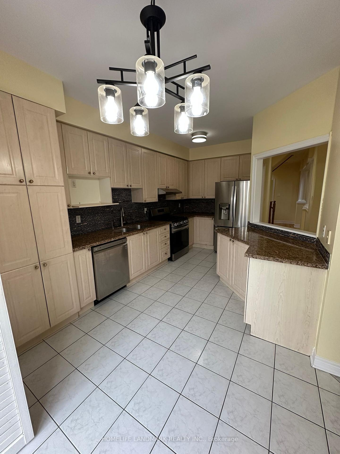Photo 10 of 544 Matisse Place, Mississauga, Meadowvale Village — HOMEH