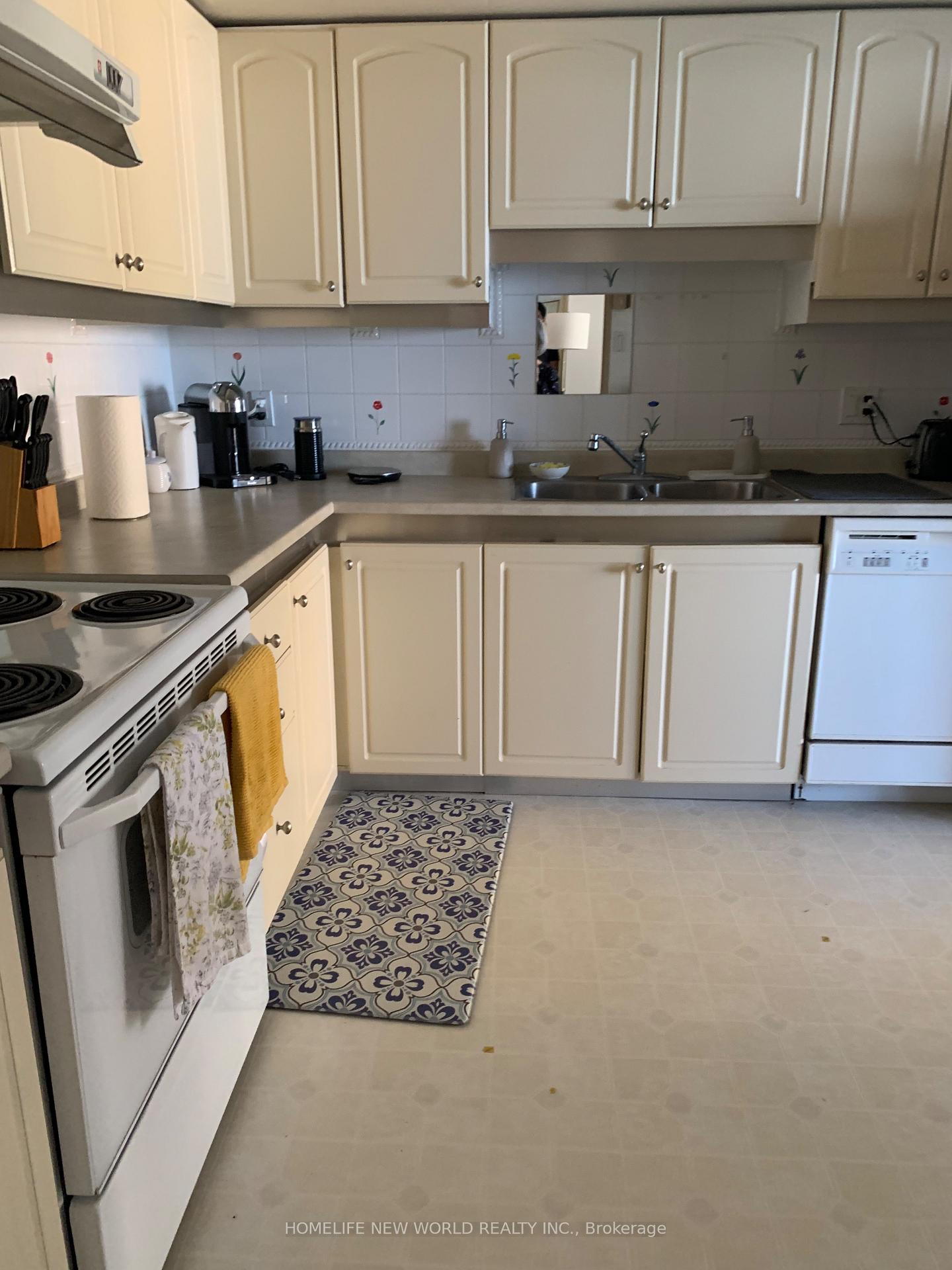 Photo 3 of Unit 3103, 65 Harbour Square, Toronto, Waterfront Communities — HOMEH