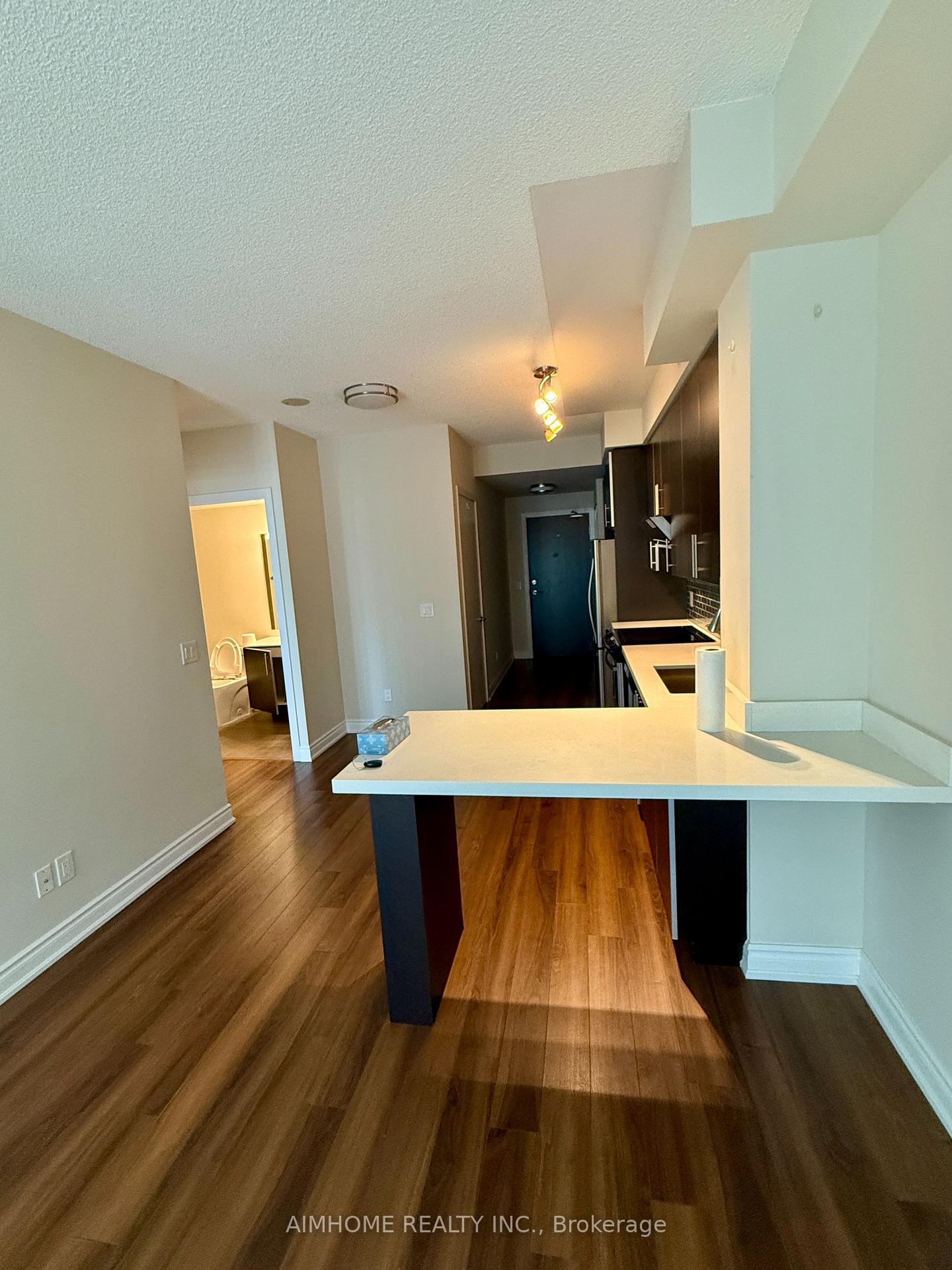 Photo 6 of Unit 618, 60 Berwick Avenue, Toronto, Yonge-Eglinton — HOMEH