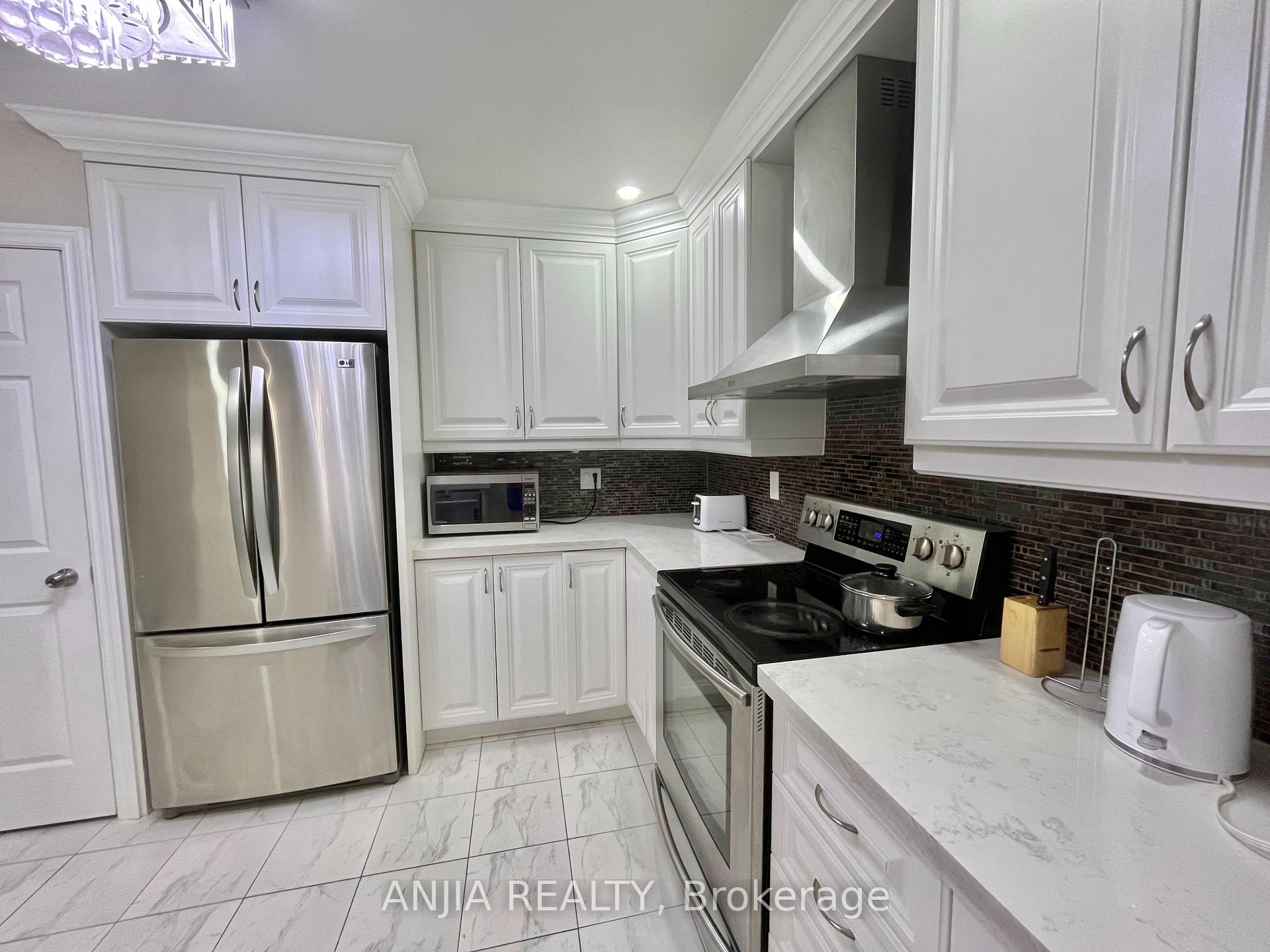 Photo 14 of Unit #0 & #2, 298 Empress Avenue, North York, Willowdale East — HOMEH