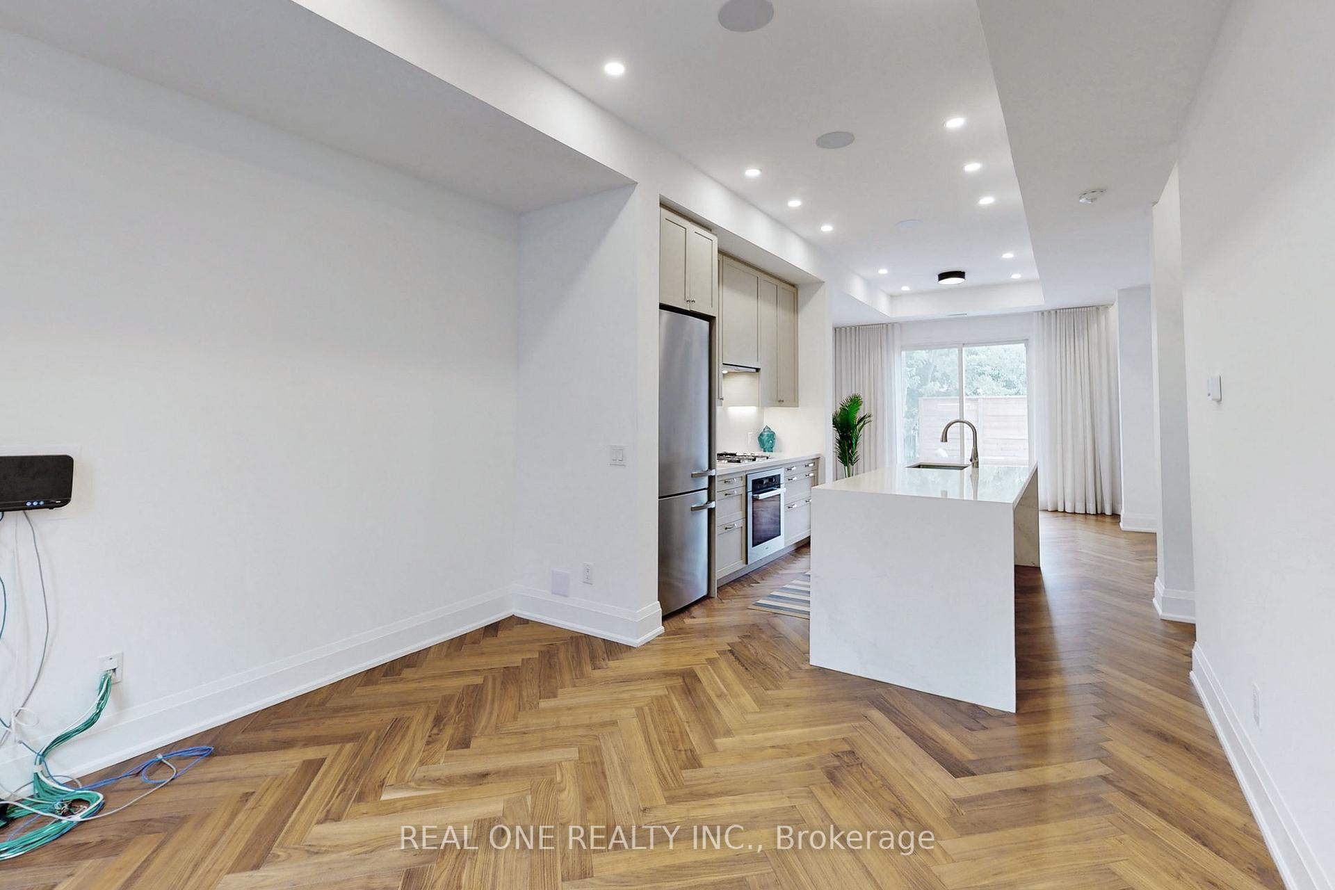 Photo 8 of Unit 6, 25 Dervock Crescent, North York, Bayview Village — HOMEH