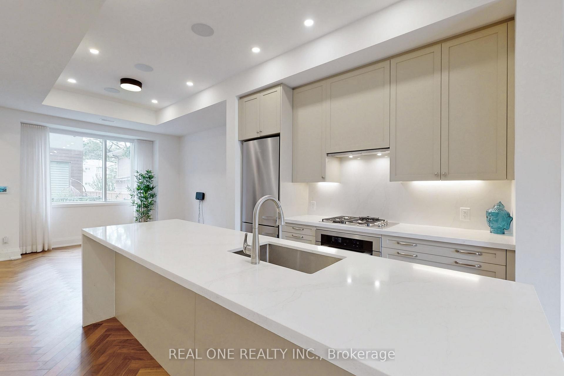Photo 10 of Unit 6, 25 Dervock Crescent, North York, Bayview Village — HOMEH