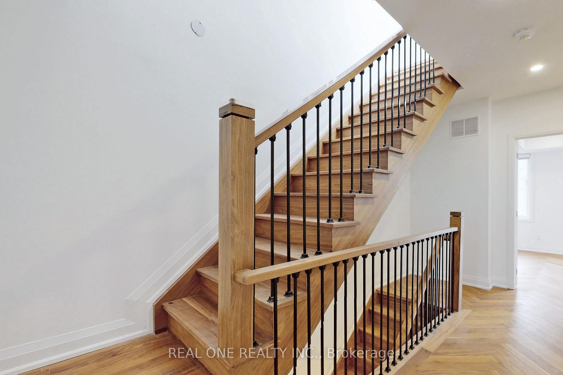 Photo 11 of Unit 6, 25 Dervock Crescent, North York, Bayview Village — HOMEH