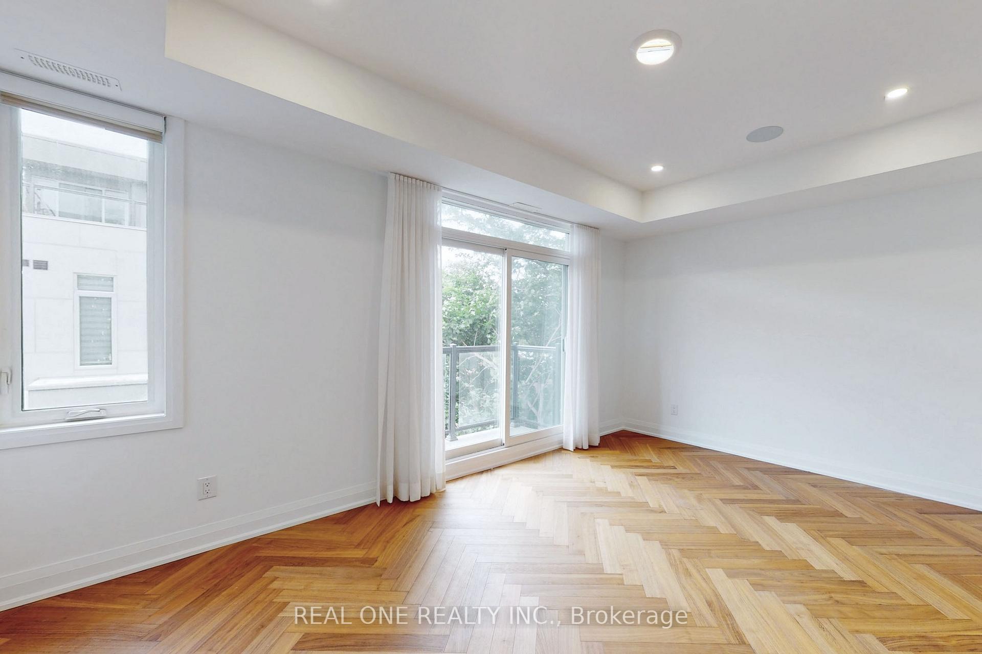 Photo 12 of Unit 6, 25 Dervock Crescent, North York, Bayview Village — HOMEH