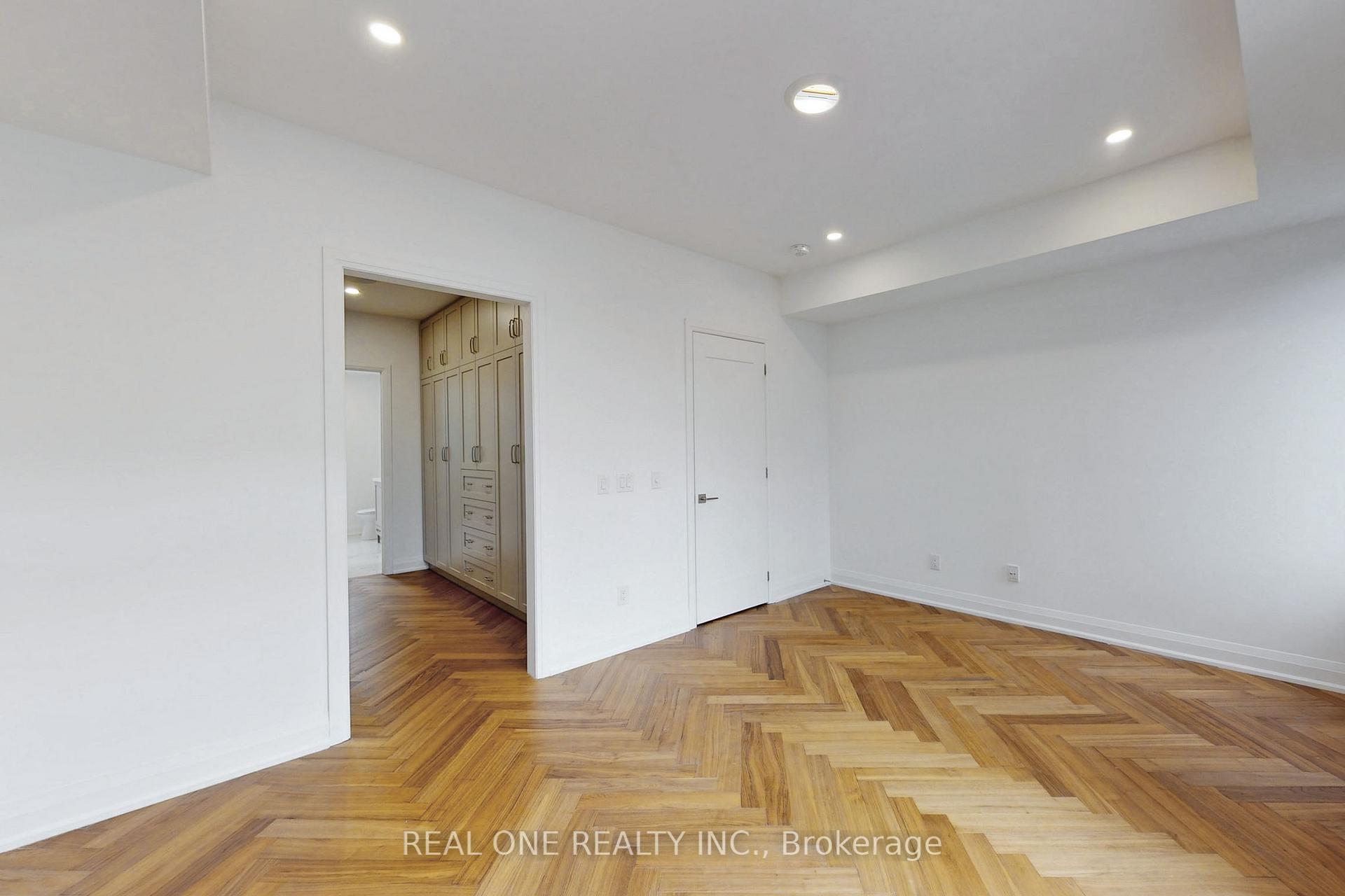 Photo 13 of Unit 6, 25 Dervock Crescent, North York, Bayview Village — HOMEH