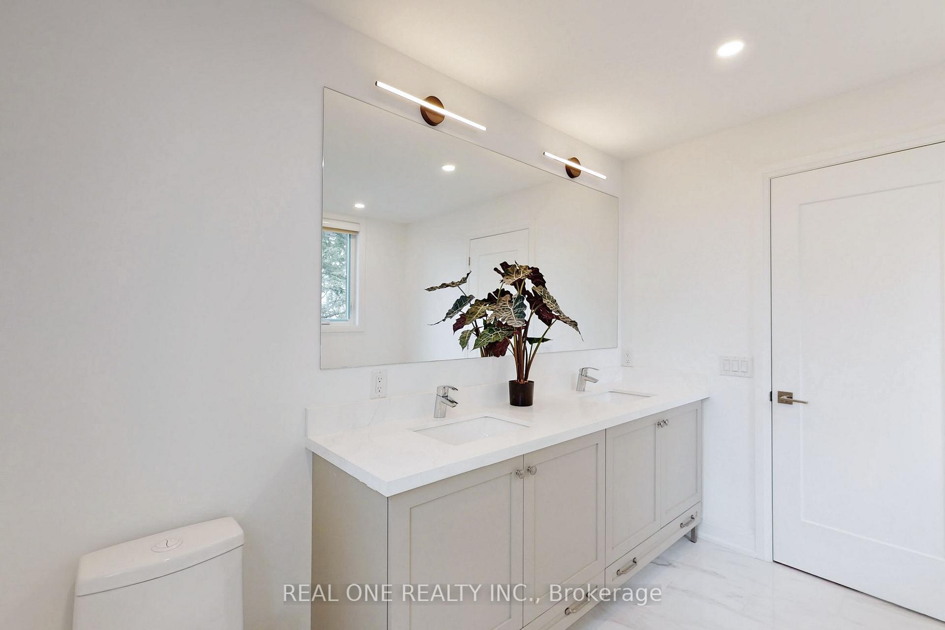 Photo 15 of Unit 6, 25 Dervock Crescent, North York, Bayview Village — HOMEH
