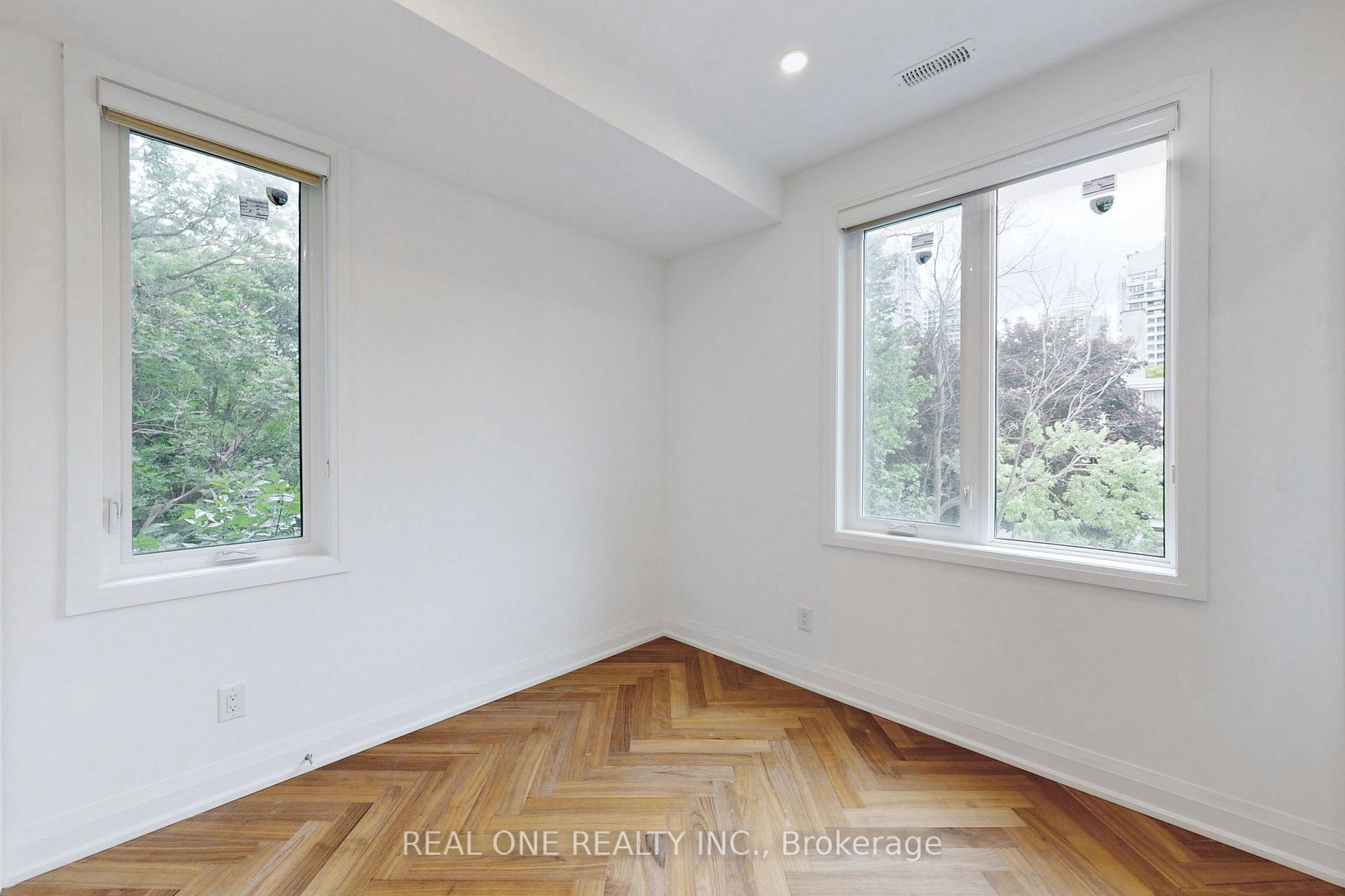 Photo 18 of Unit 6, 25 Dervock Crescent, North York, Bayview Village — HOMEH
