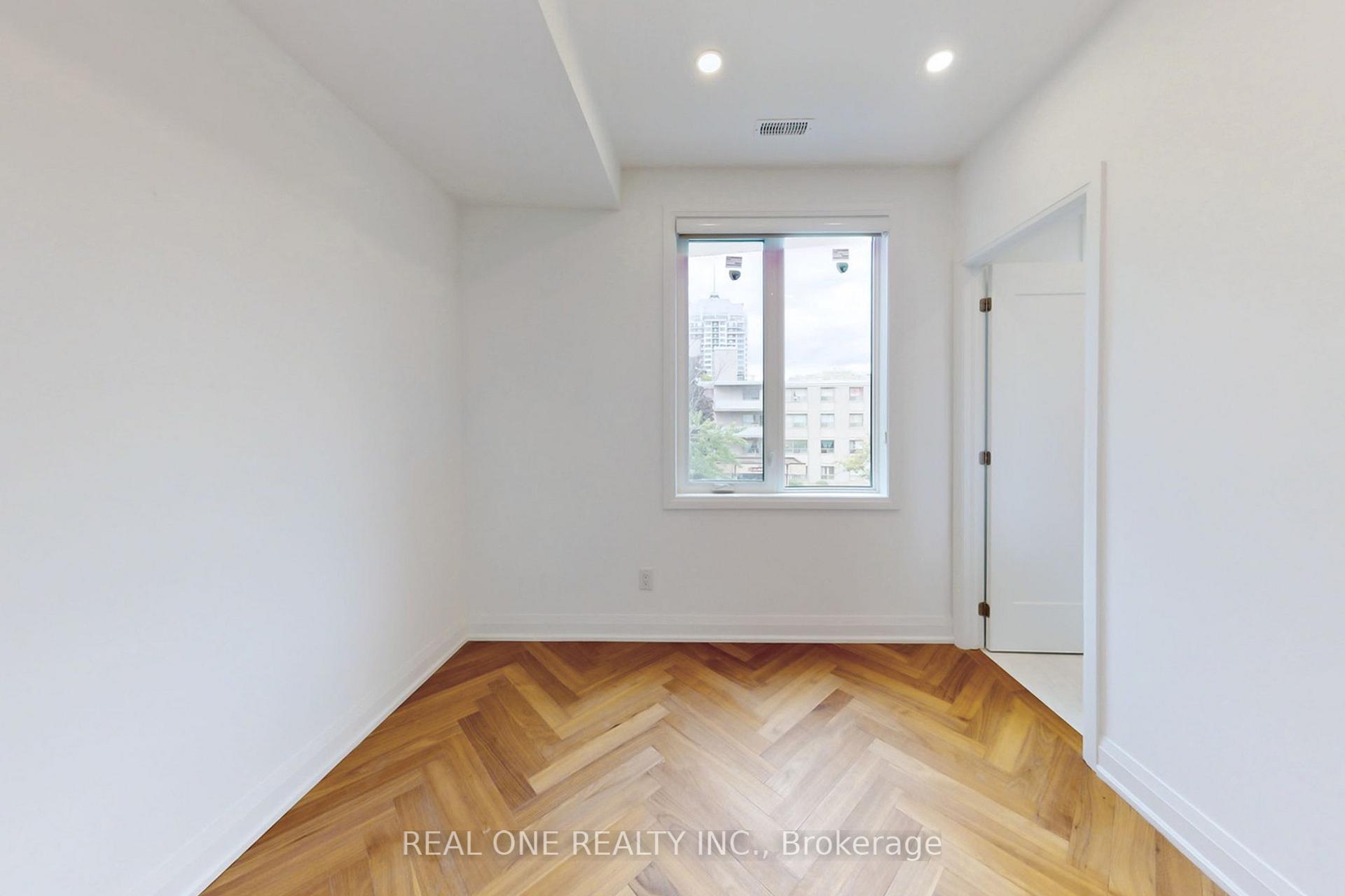 Photo 19 of Unit 6, 25 Dervock Crescent, North York, Bayview Village — HOMEH