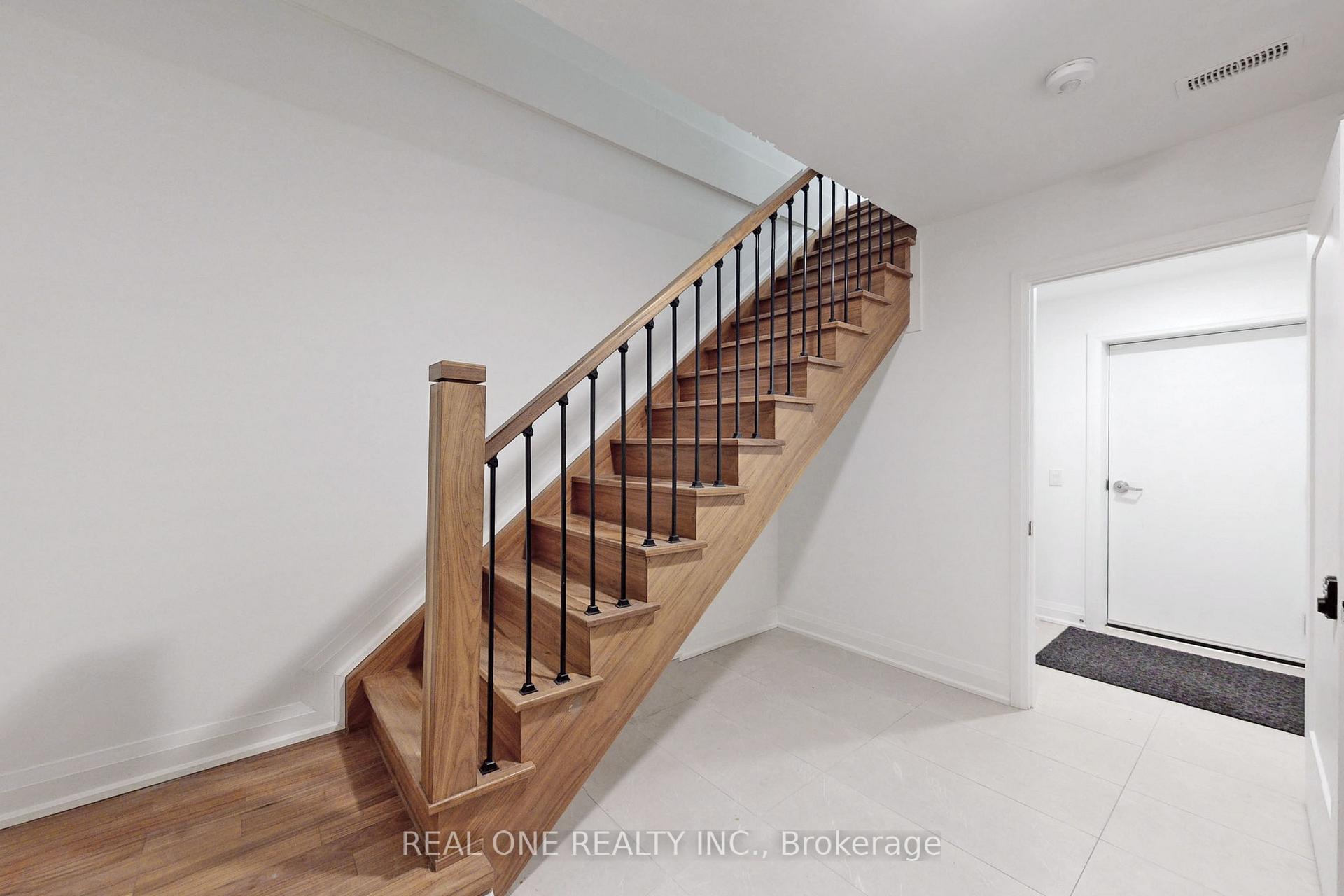 Photo 27 of Unit 6, 25 Dervock Crescent, North York, Bayview Village — HOMEH