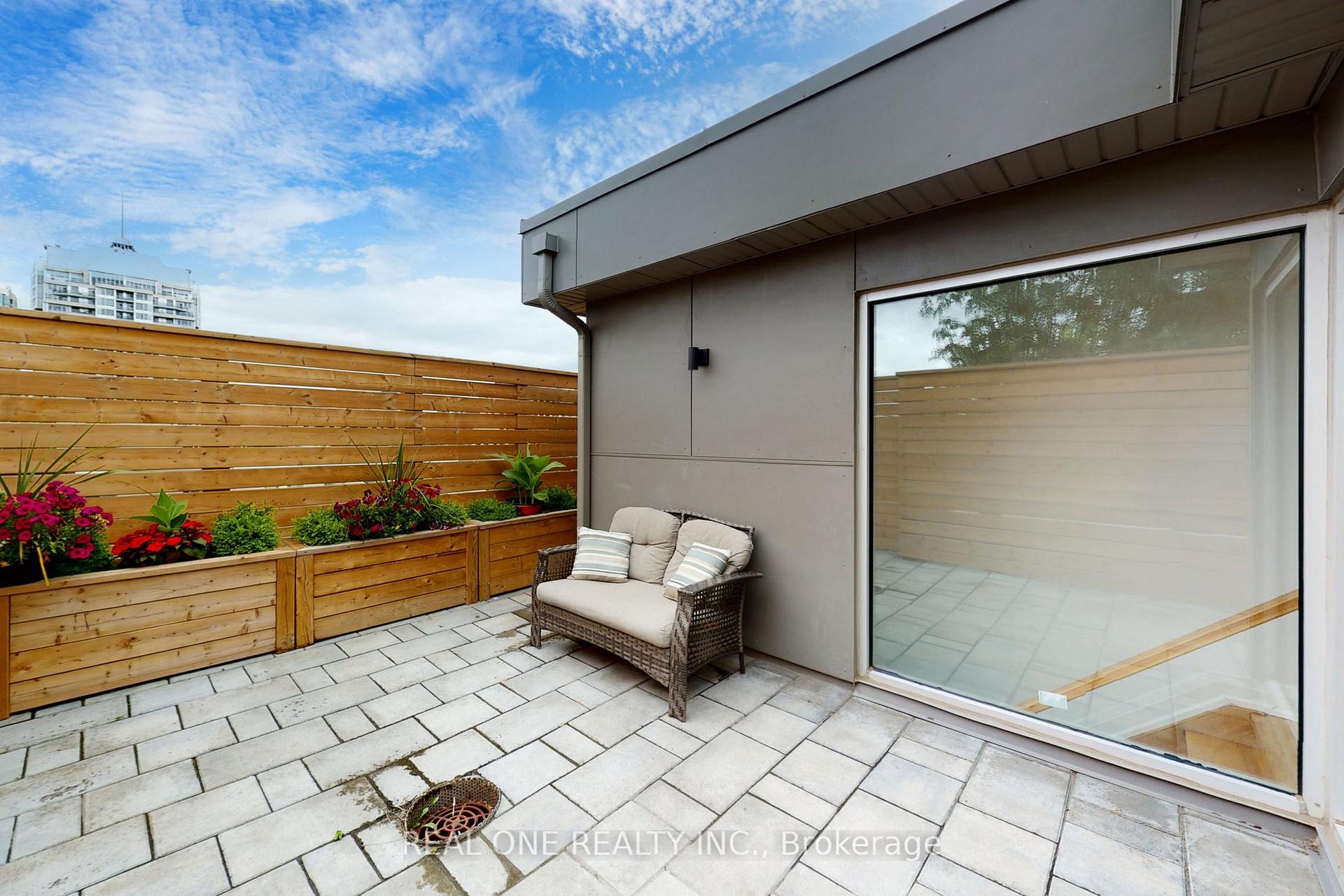 Photo 30 of Unit 6, 25 Dervock Crescent, North York, Bayview Village — HOMEH