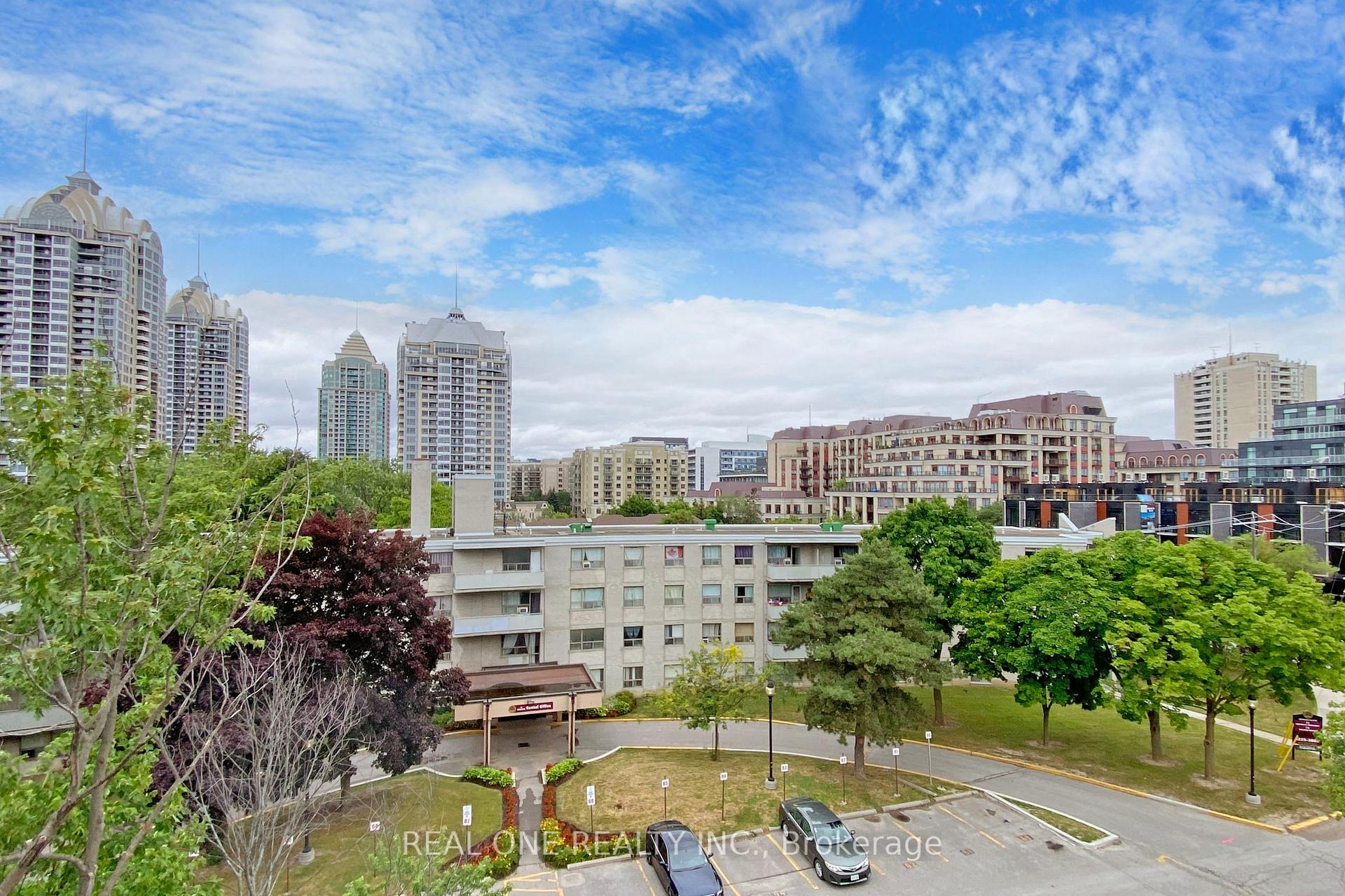 Photo 33 of Unit 6, 25 Dervock Crescent, North York, Bayview Village — HOMEH