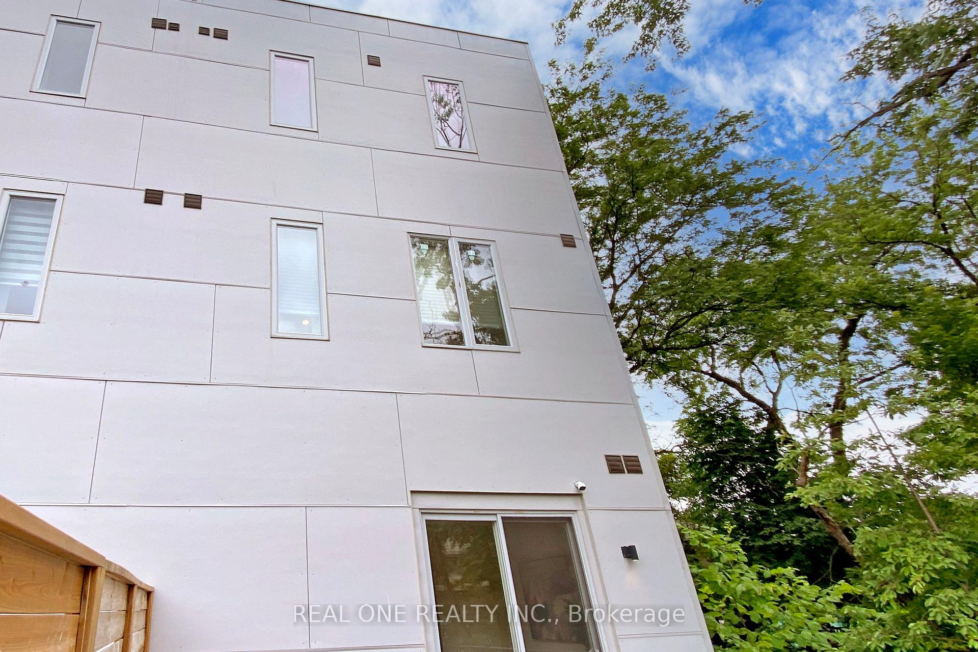 Photo 34 of Unit 6, 25 Dervock Crescent, North York, Bayview Village — HOMEH