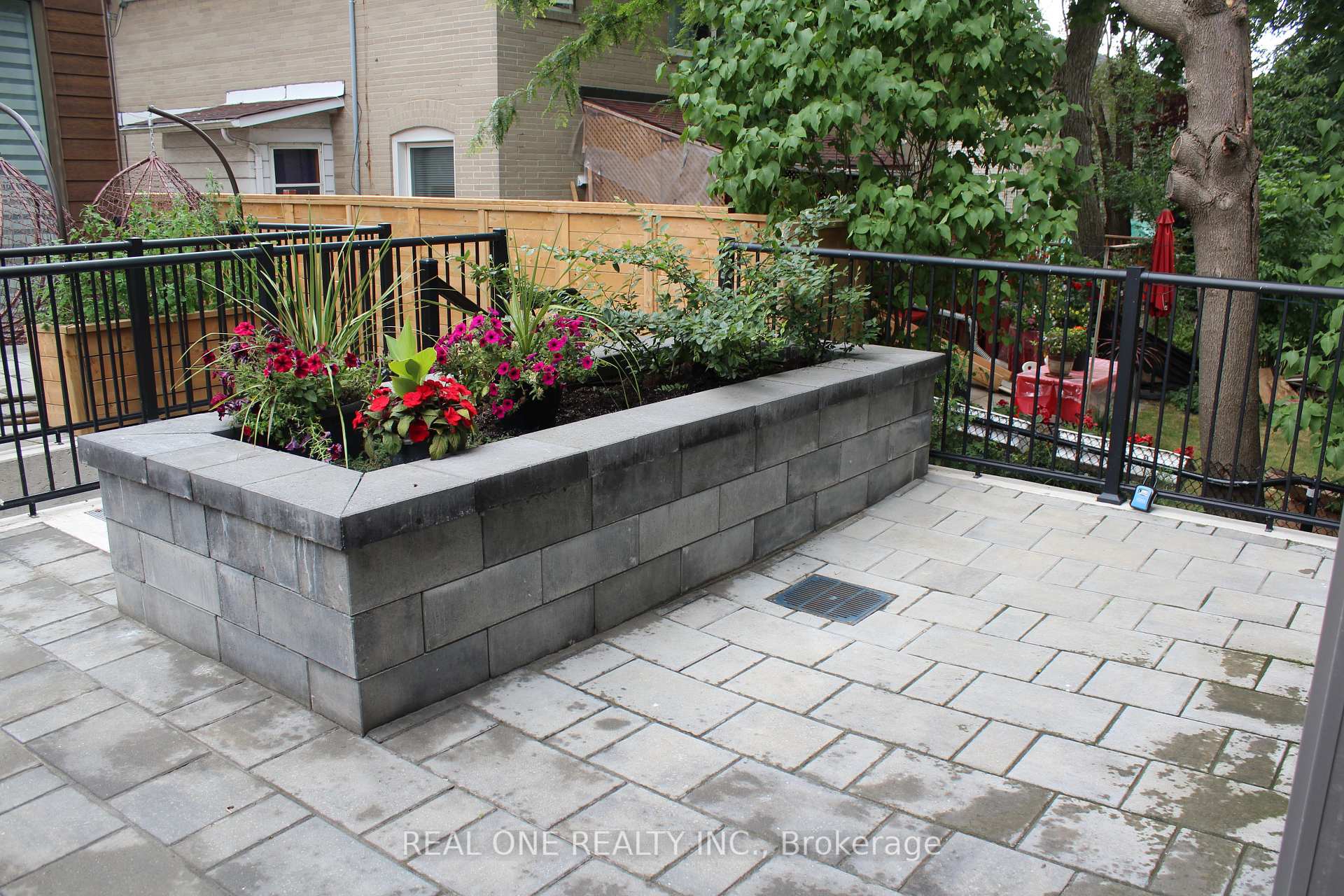 Photo 38 of Unit 6, 25 Dervock Crescent, North York, Bayview Village — HOMEH