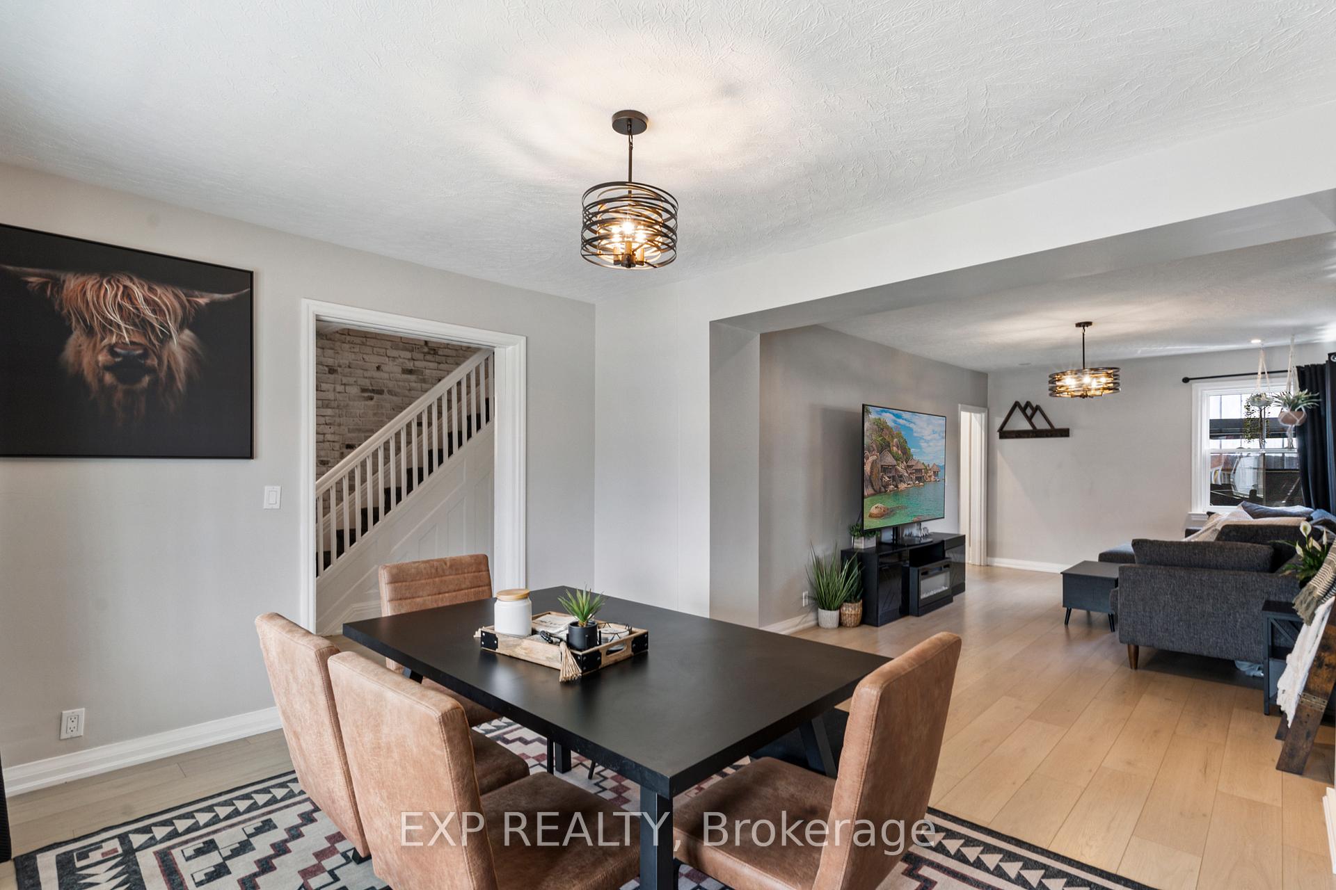 Photo 5 of 5297 Main Street, Clarington, Orono — HOMEH