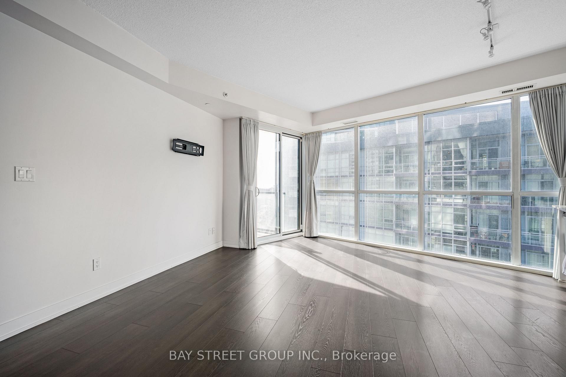 Photo 2 of Unit 1611, 20 Bruyeres Mews, Toronto, Waterfront Communities — HOMEH