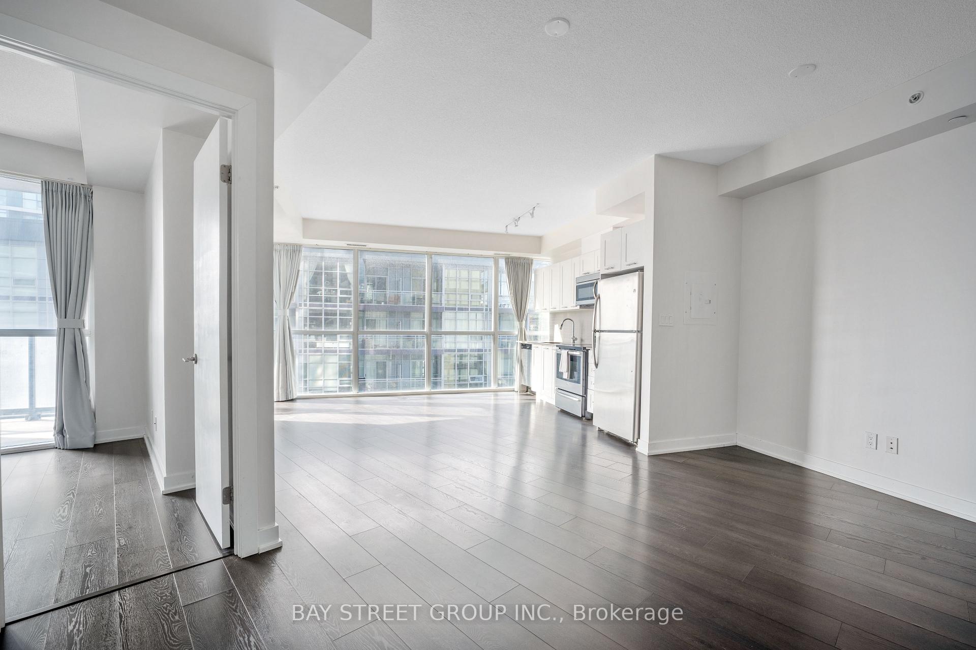 Photo 3 of Unit 1611, 20 Bruyeres Mews, Toronto, Waterfront Communities — HOMEH