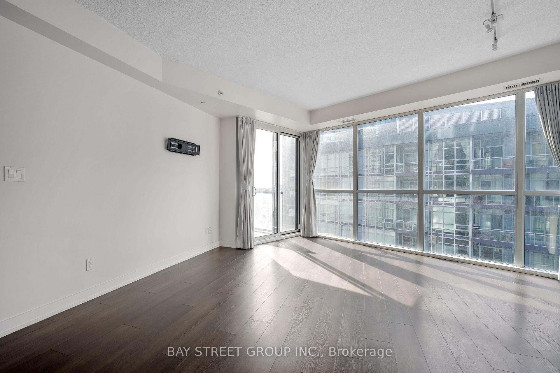 Photo 6 of Unit 1611, 20 Bruyeres Mews, Toronto, Waterfront Communities — HOMEH