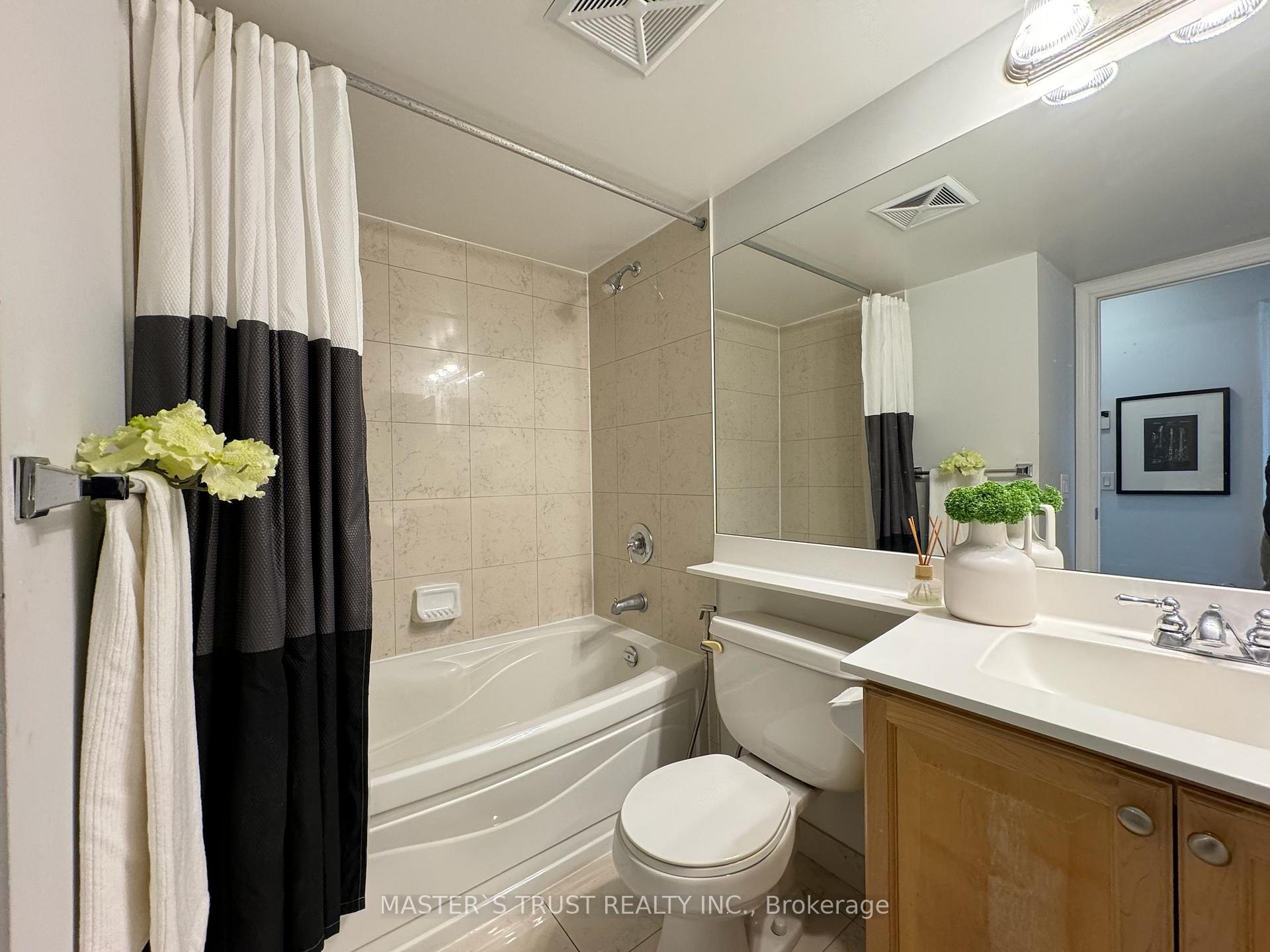 Photo 8 of Unit 2022, 25 Greenview Avenue, North York, Newtonbrook West — HOMEH