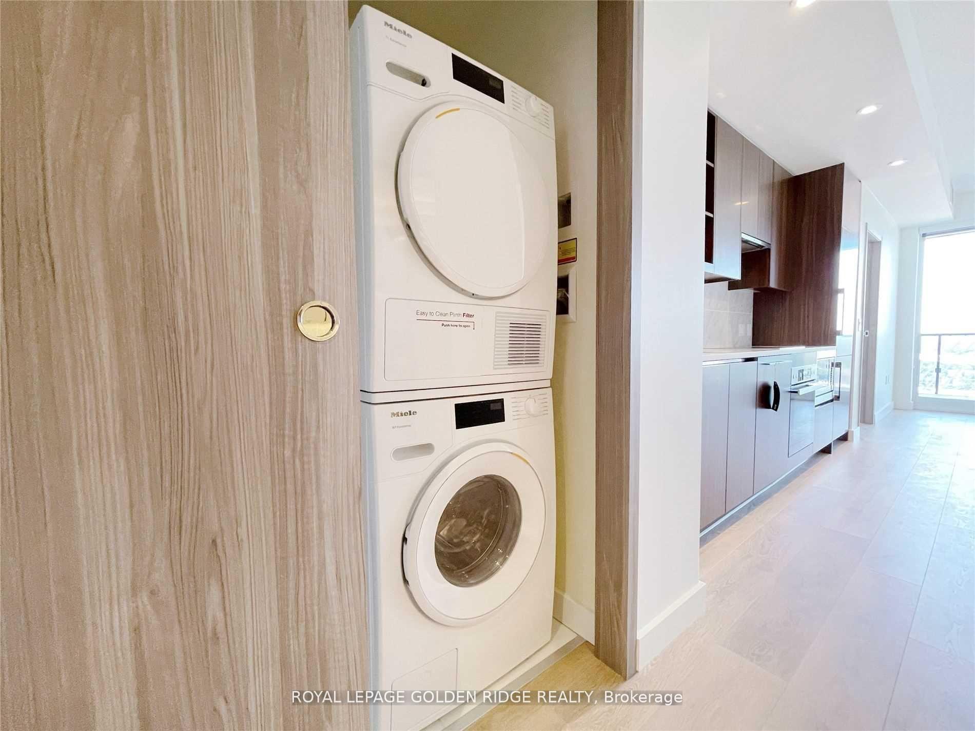Photo 5 of Unit #2010, 85 Mcmahon Drive, North York, Bayview Village — HOMEH