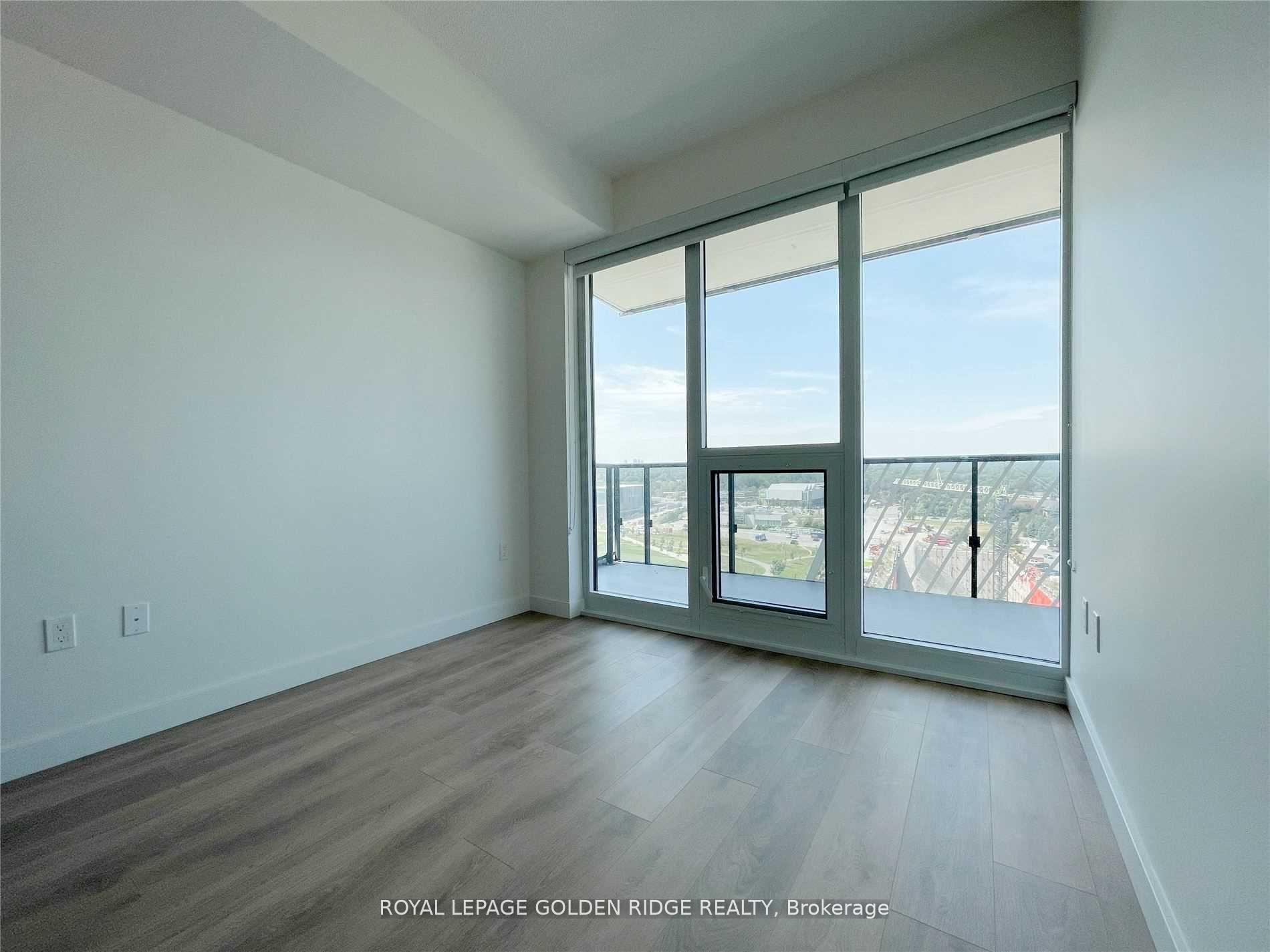 Photo 6 of Unit #2010, 85 Mcmahon Drive, North York, Bayview Village — HOMEH