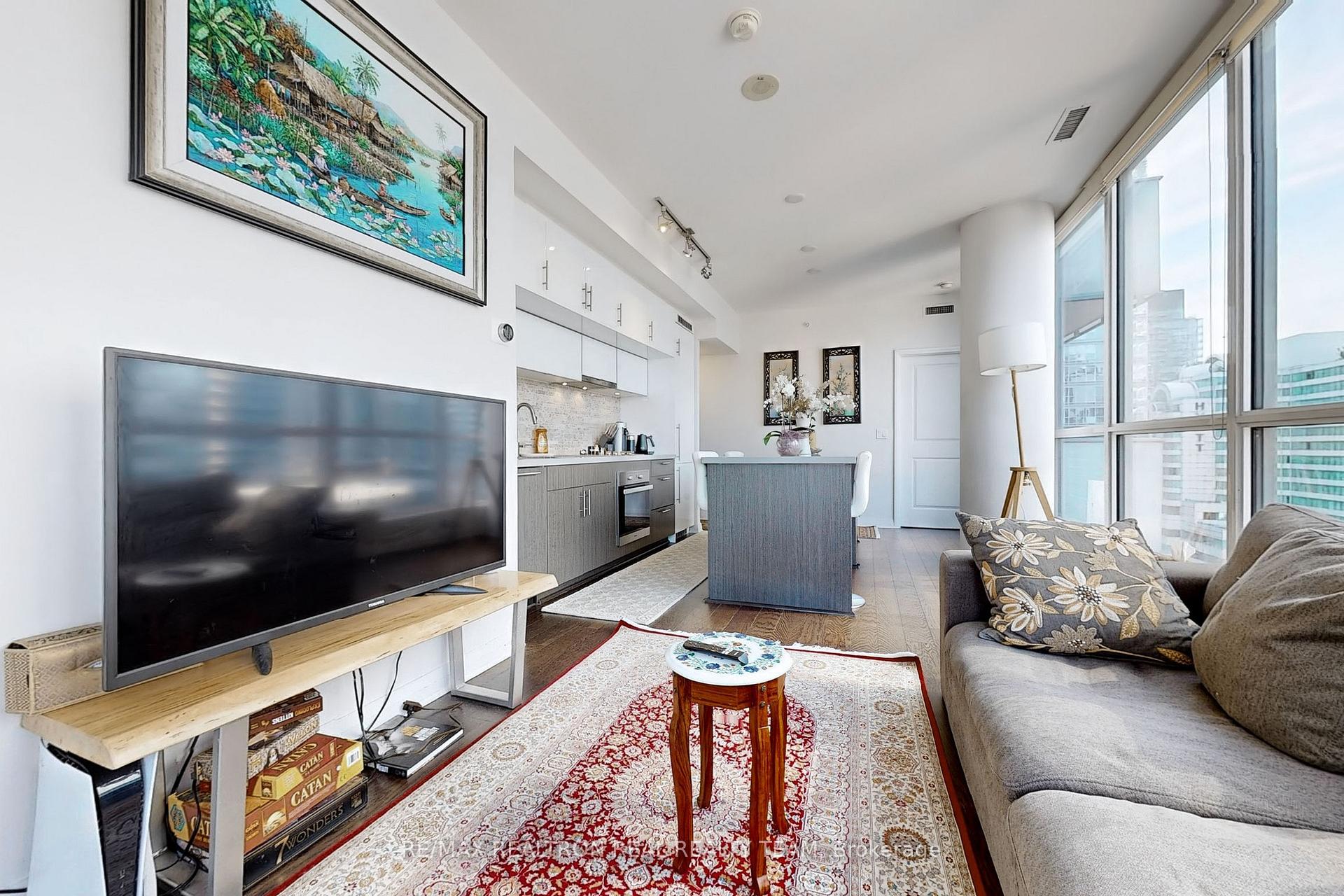 Photo 7 of Unit 1702, 8 Mercer Street, Toronto, Waterfront Communities — HOMEH