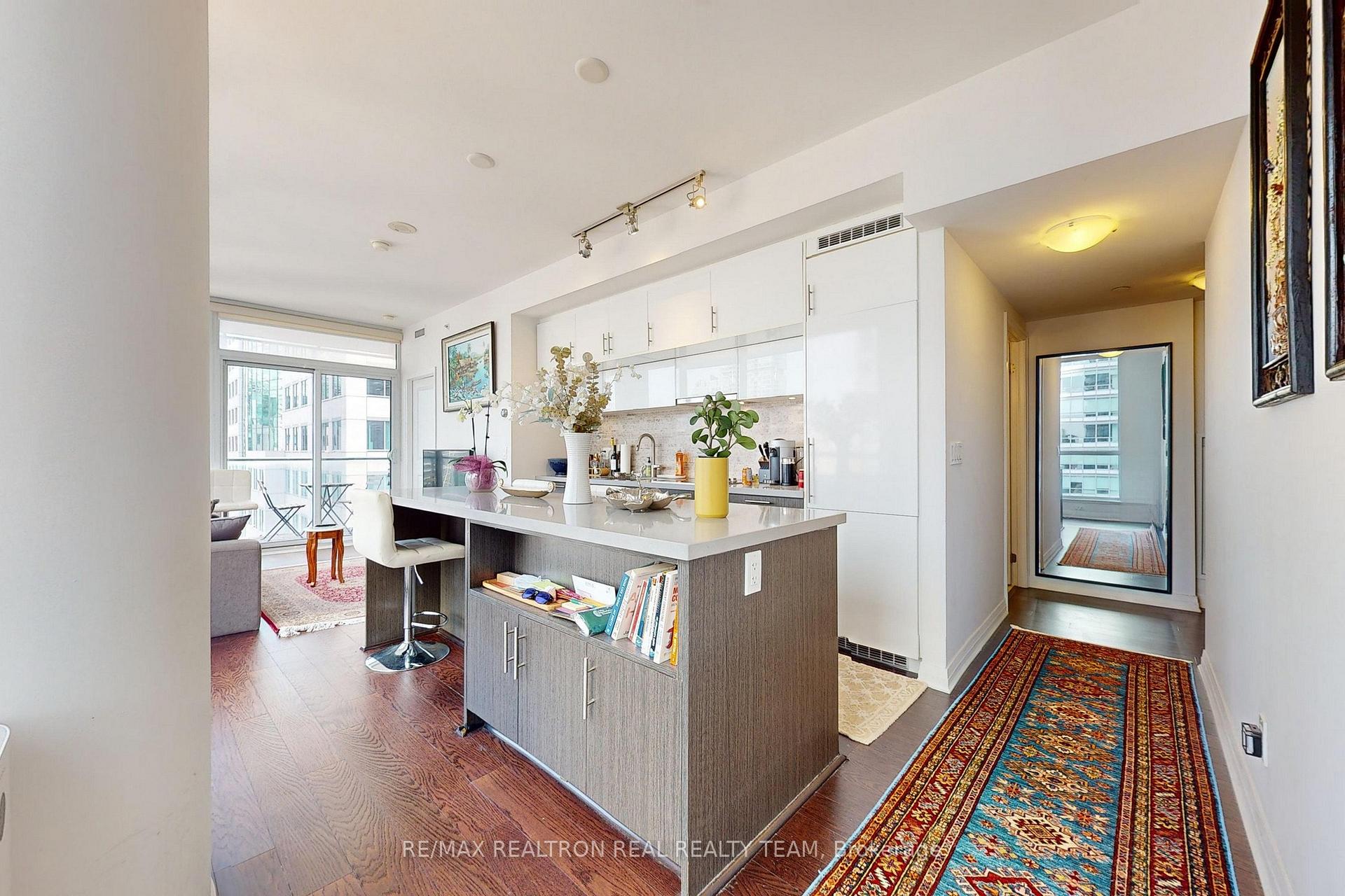 Photo 8 of Unit 1702, 8 Mercer Street, Toronto, Waterfront Communities — HOMEH