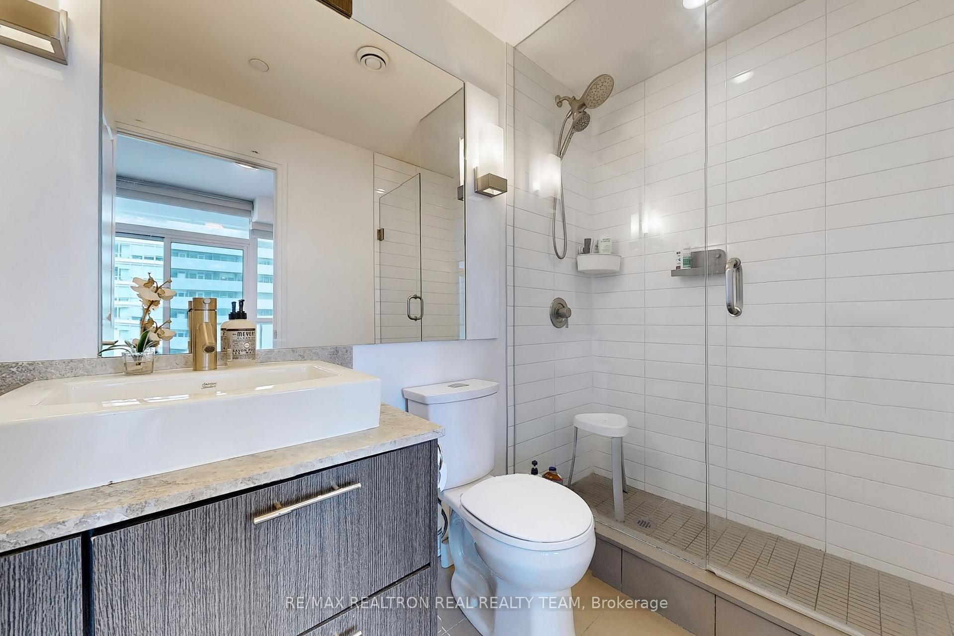 Photo 14 of Unit 1702, 8 Mercer Street, Toronto, Waterfront Communities — HOMEH