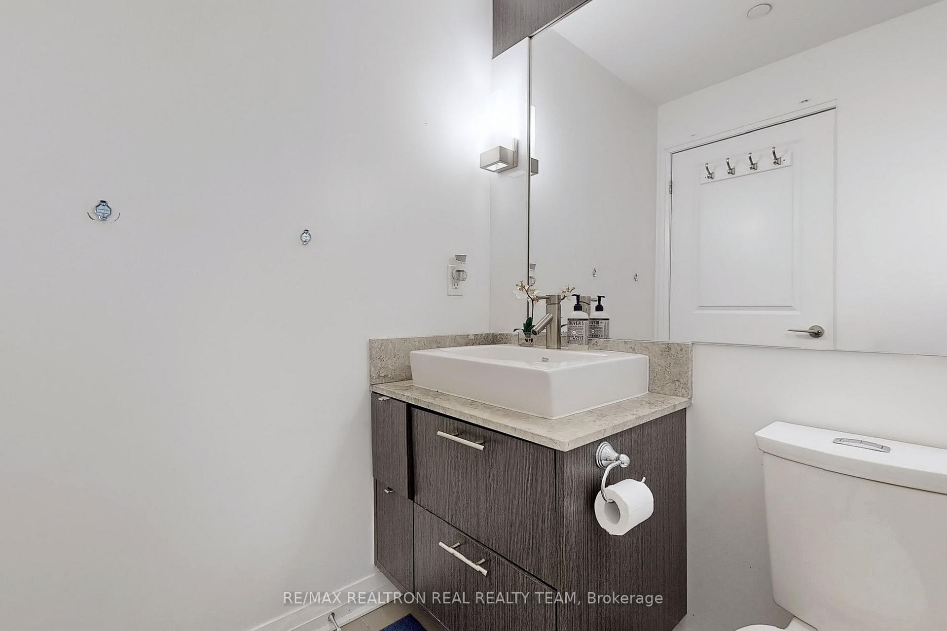 Photo 15 of Unit 1702, 8 Mercer Street, Toronto, Waterfront Communities — HOMEH