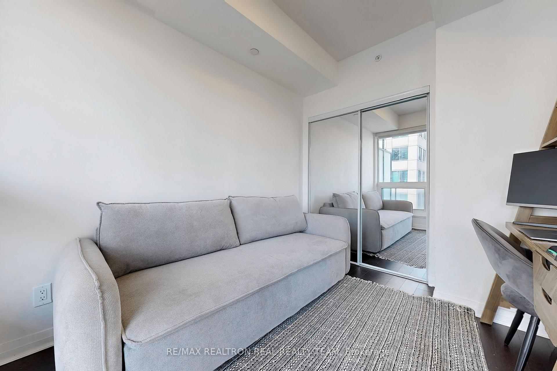 Photo 18 of Unit 1702, 8 Mercer Street, Toronto, Waterfront Communities — HOMEH
