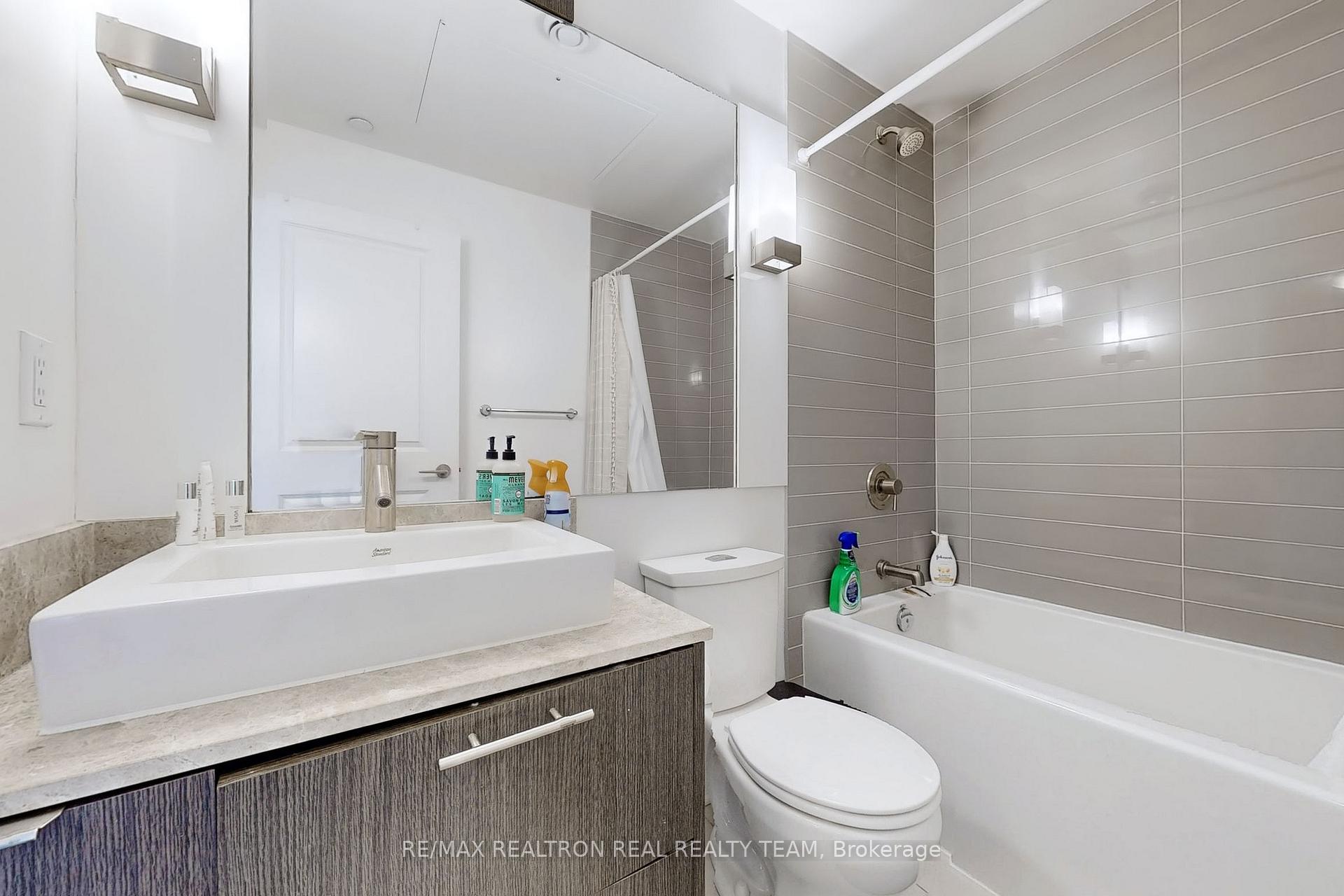 Photo 19 of Unit 1702, 8 Mercer Street, Toronto, Waterfront Communities — HOMEH