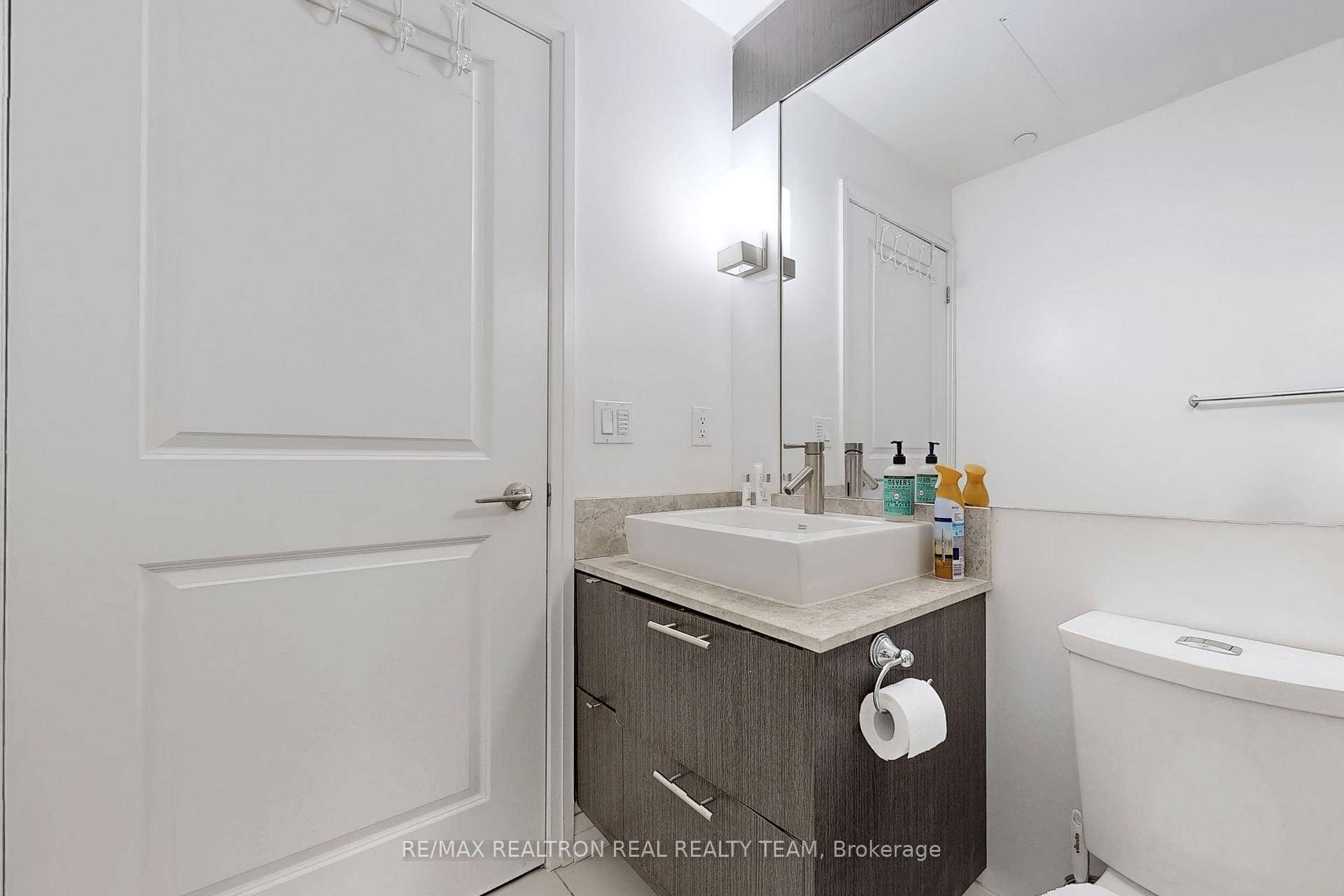Photo 20 of Unit 1702, 8 Mercer Street, Toronto, Waterfront Communities — HOMEH