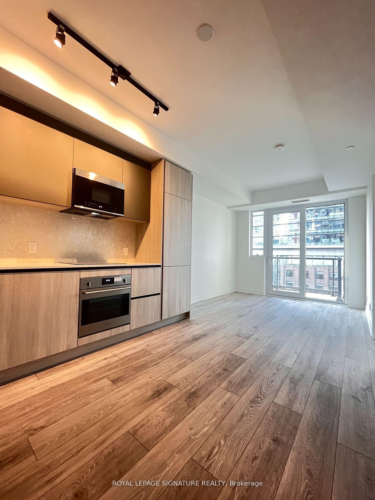 Front of Unit 601, 108 Peter Street