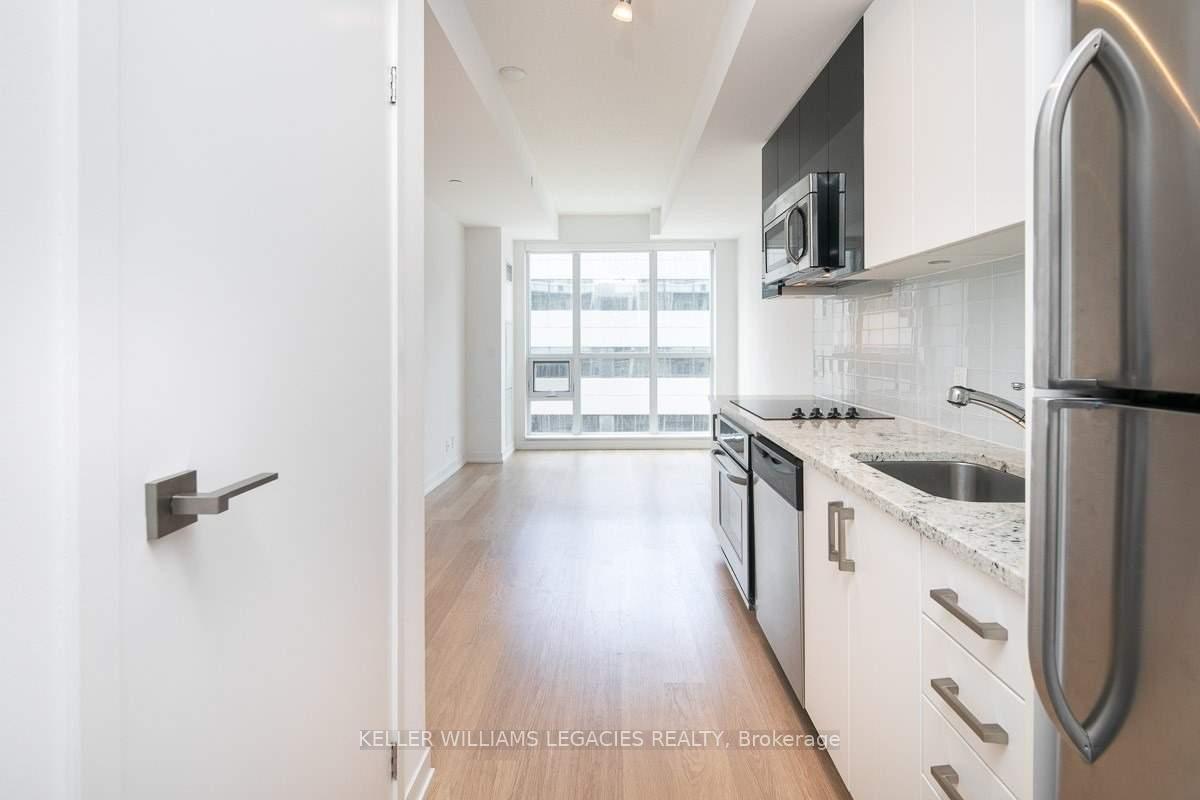 Front of Unit 516, 89 Dunfield Avenue W