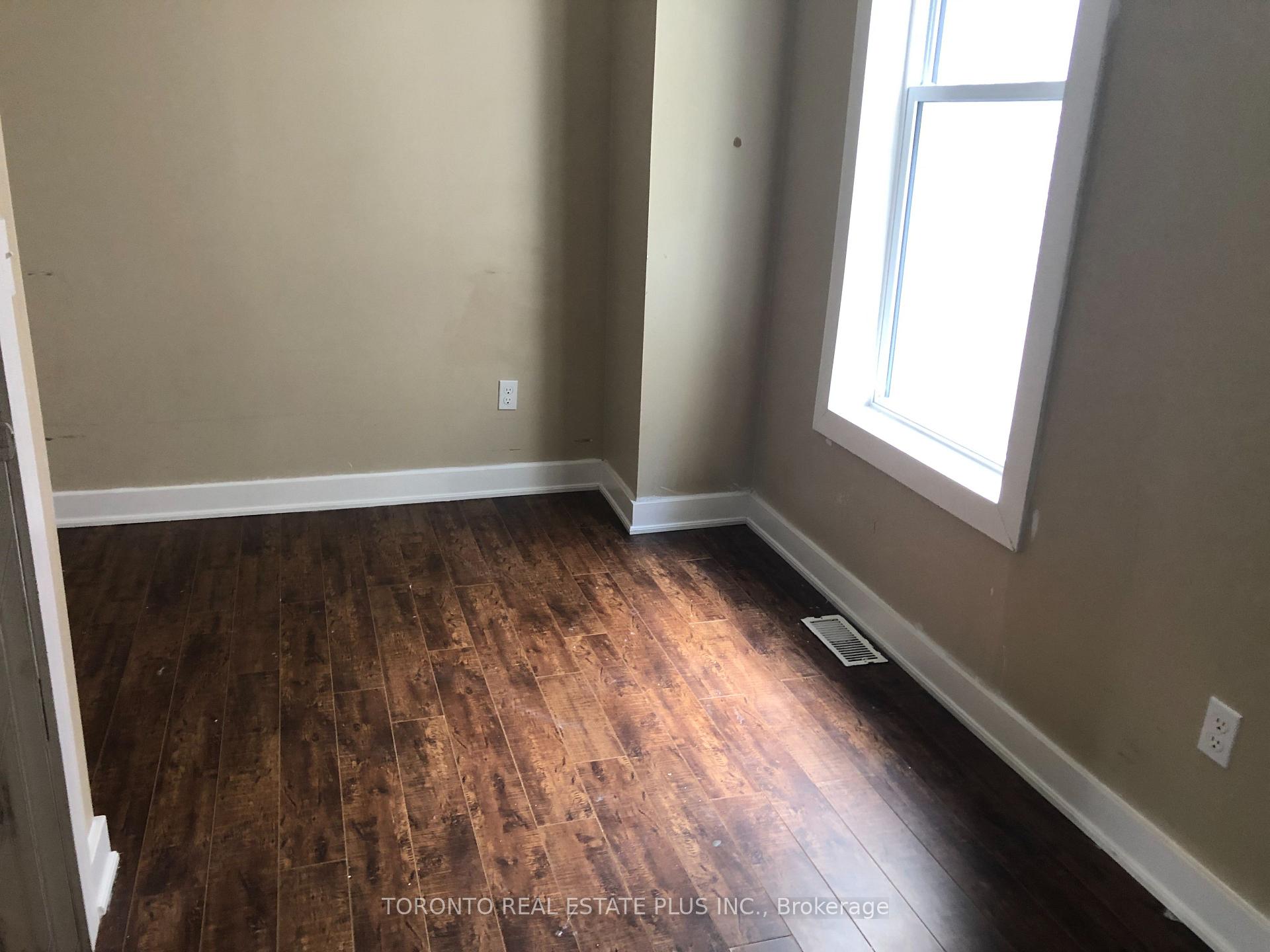 Photo 7 of Unit 1, 82 Coldwater Road W, Orillia — HOMEH