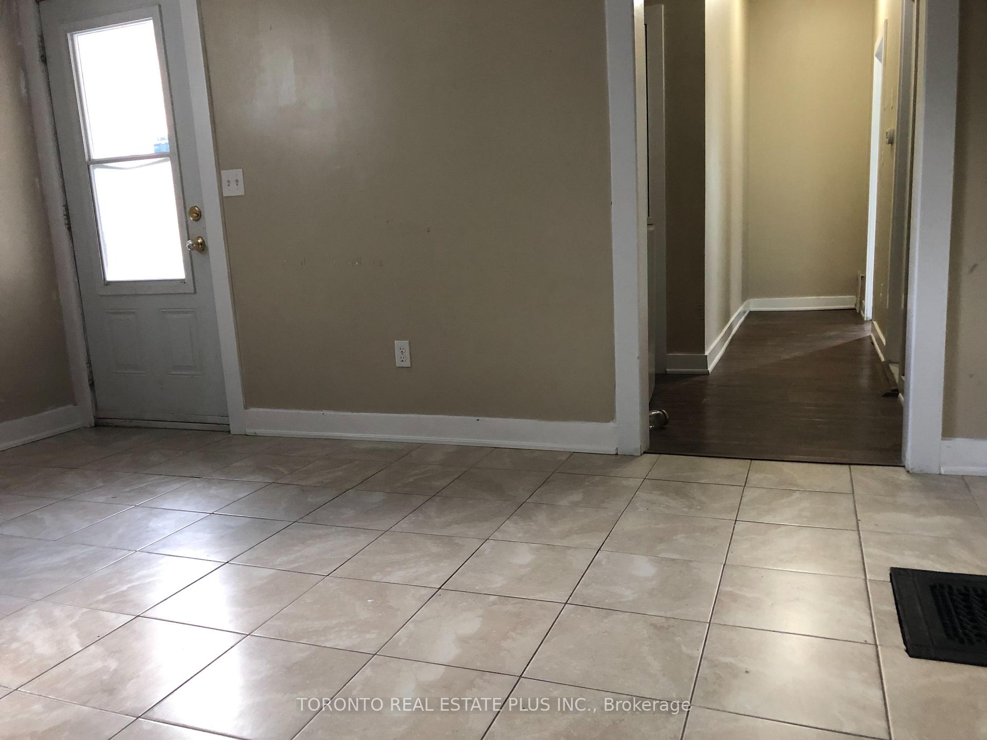 Photo 10 of Unit 1, 82 Coldwater Road W, Orillia — HOMEH