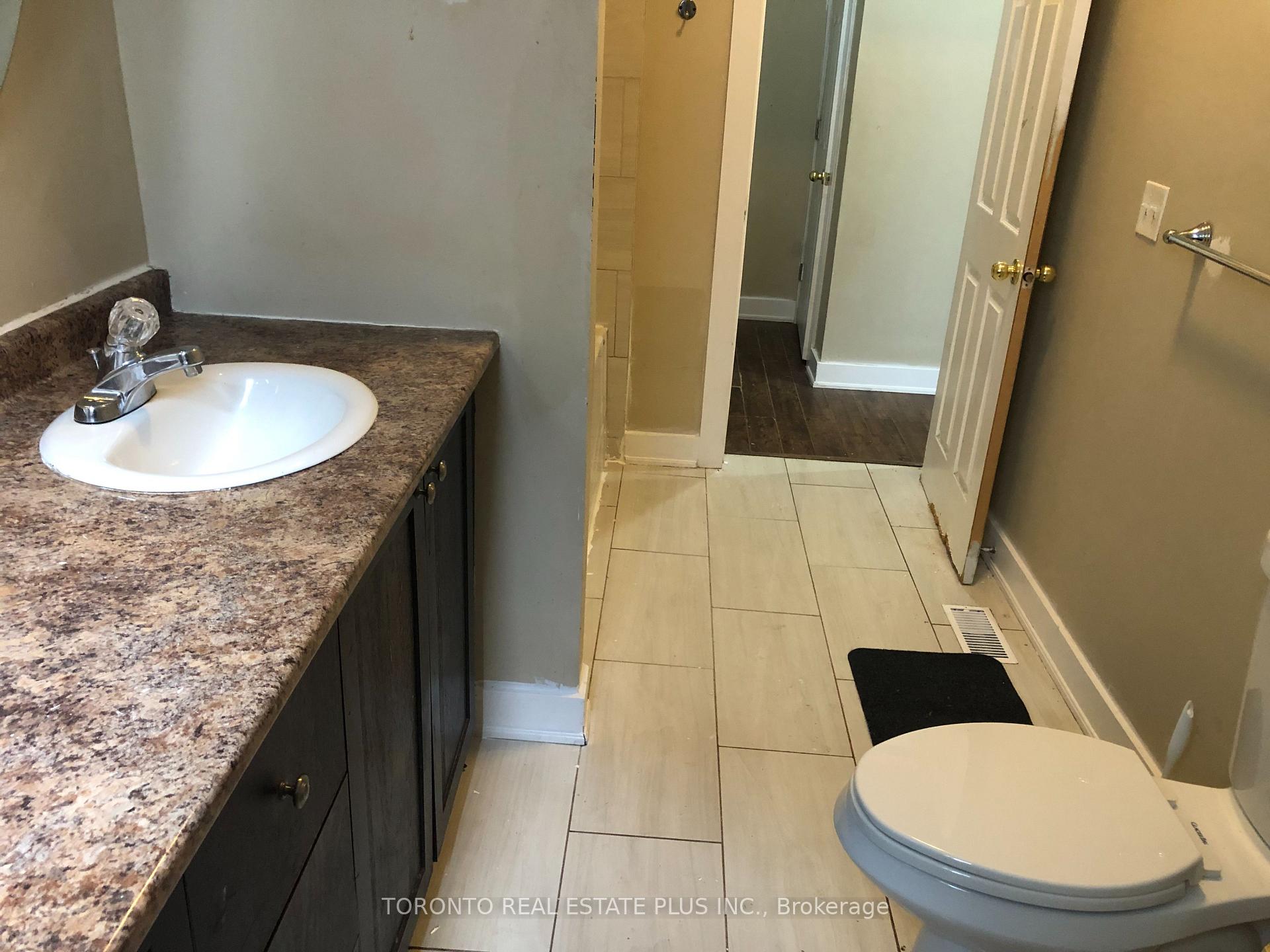 Photo 11 of Unit 1, 82 Coldwater Road W, Orillia — HOMEH