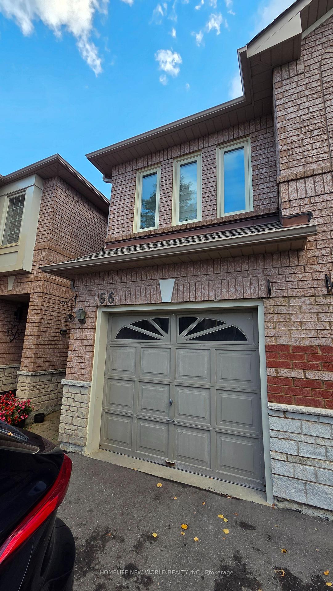 Photo 4 of 5420 Fallingbrook Drive, Mississauga, East Credit — HOMEH