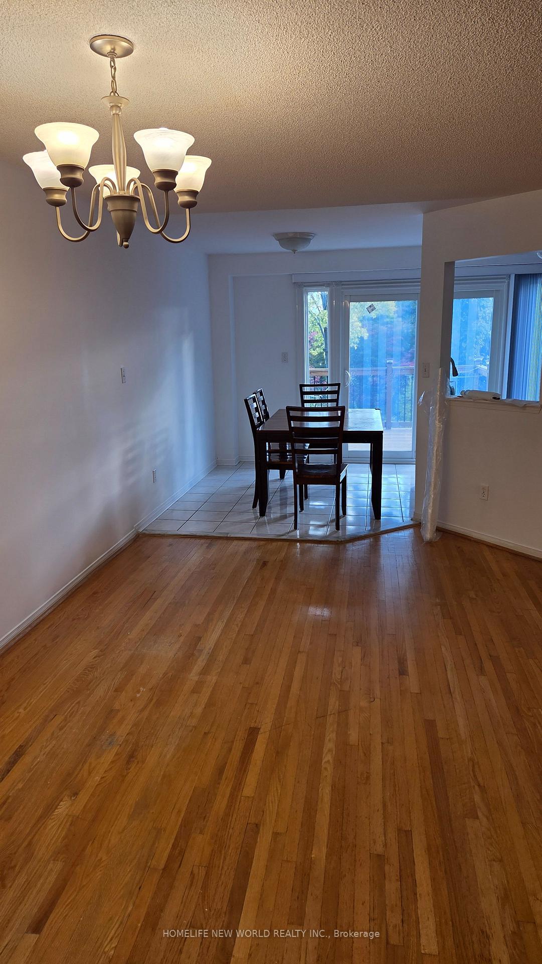 Photo 5 of 5420 Fallingbrook Drive, Mississauga, East Credit — HOMEH