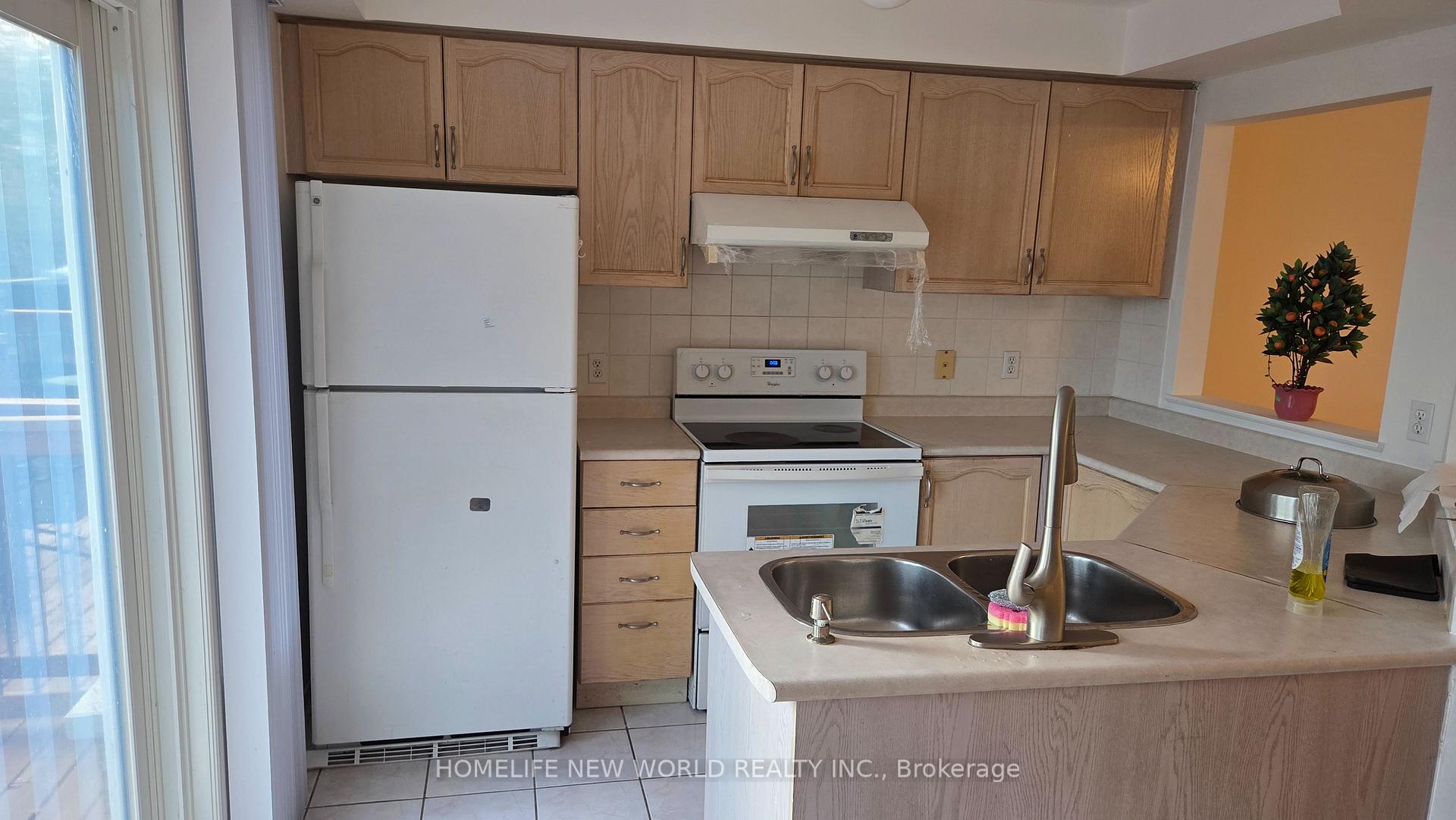 Photo 7 of 5420 Fallingbrook Drive, Mississauga, East Credit — HOMEH