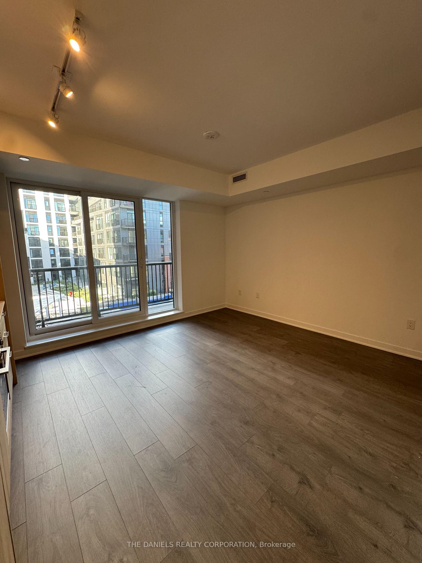Photo 4 of Unit 401, 10 Oak Street, Toronto, Regent Park — HOMEH